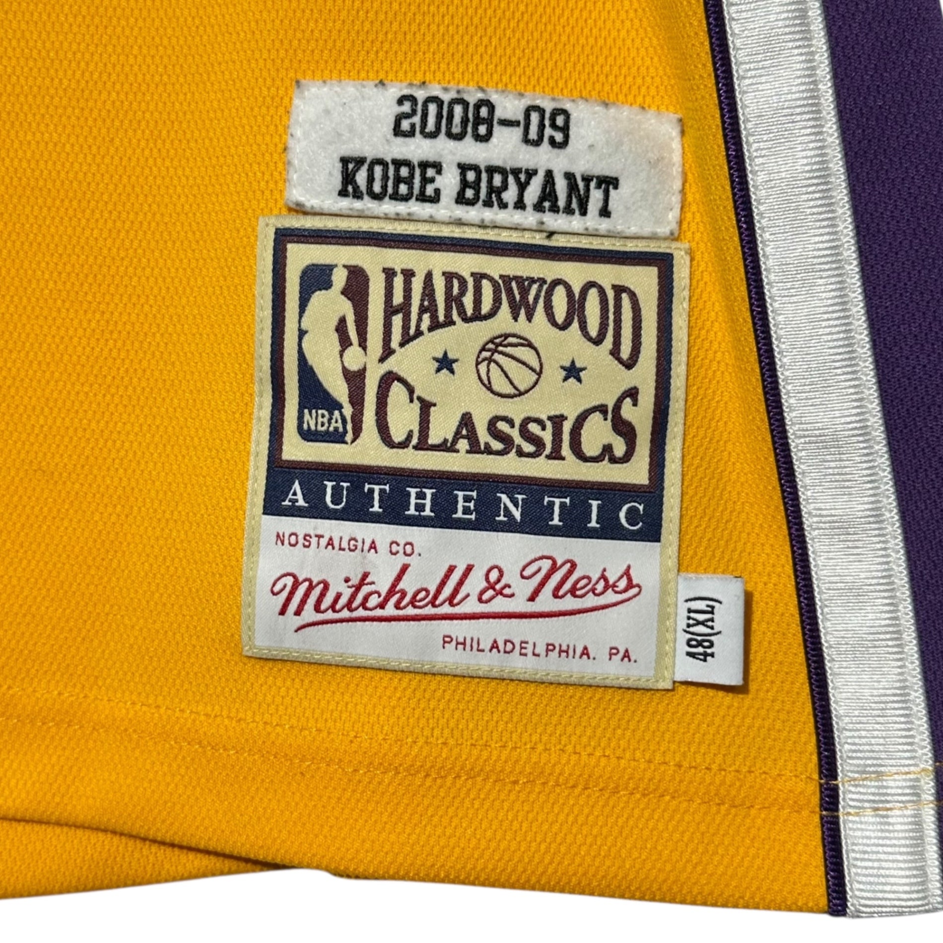 Mitchell & Ness(ミッチェル&ネス) LAKERS 24 Kobe Bryant 2008-09 Hardwood Classics Authentic Jersey コービーブライアン レイカーズ ゲーム シャツ AJY4CP19009-LAL XL イエロー×パープル ノースリーブ