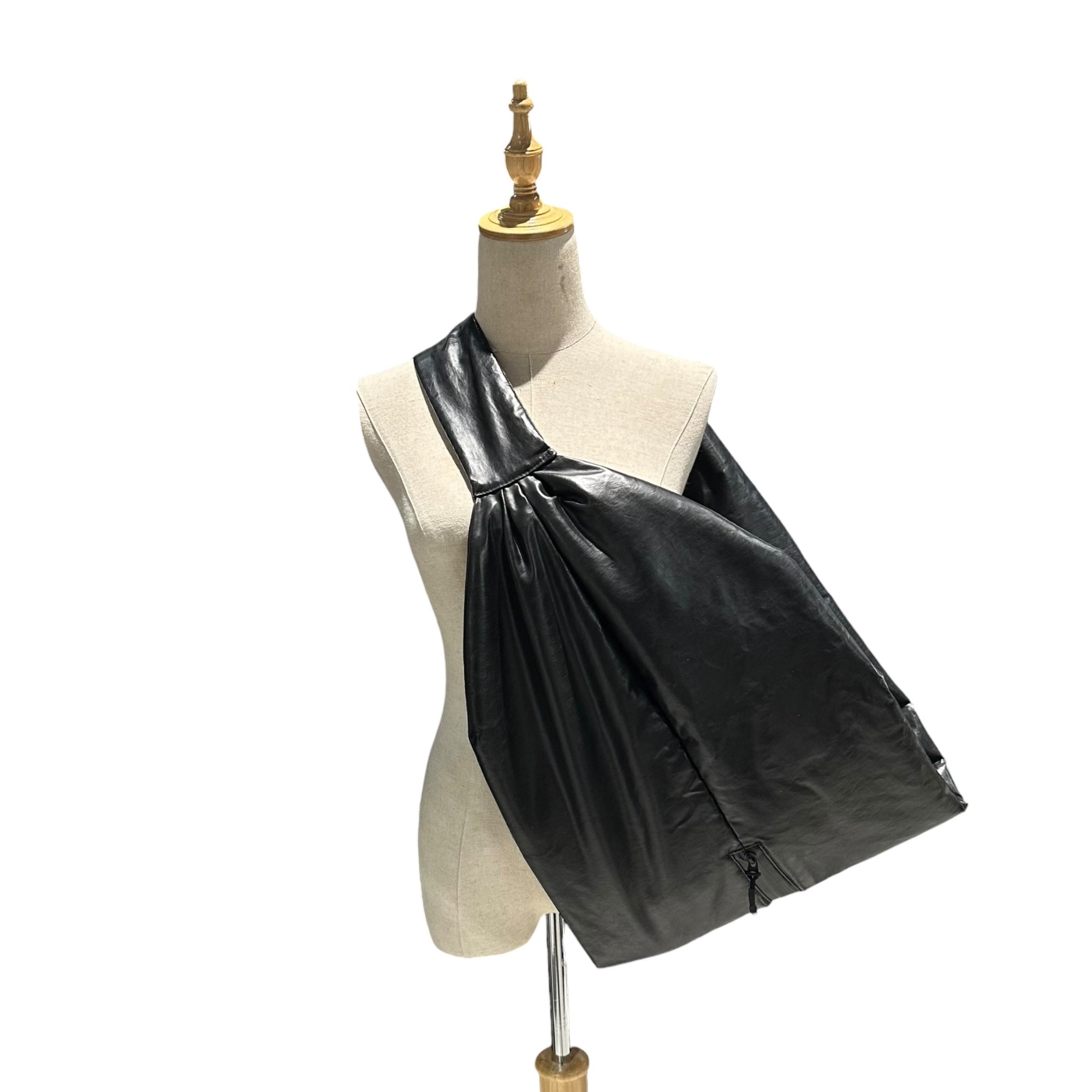 Kassl Editions(カッスルエディションズ) Large Crossbody Bag ラージ クロスボディ バッグ ブラック 斜め掛け
