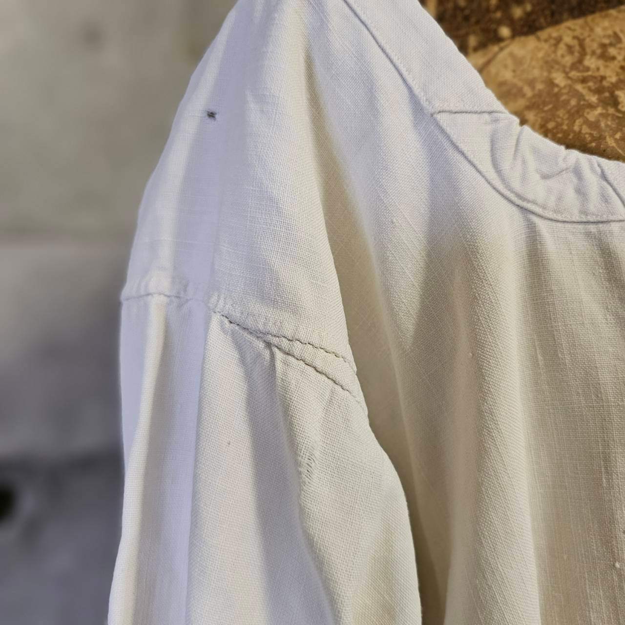 Euro antique(ヨーロッパアンティーク) france 手織りリネンとモノグラム刺繍の物語的ワンピース 表記無し(L～程度) アイボリー