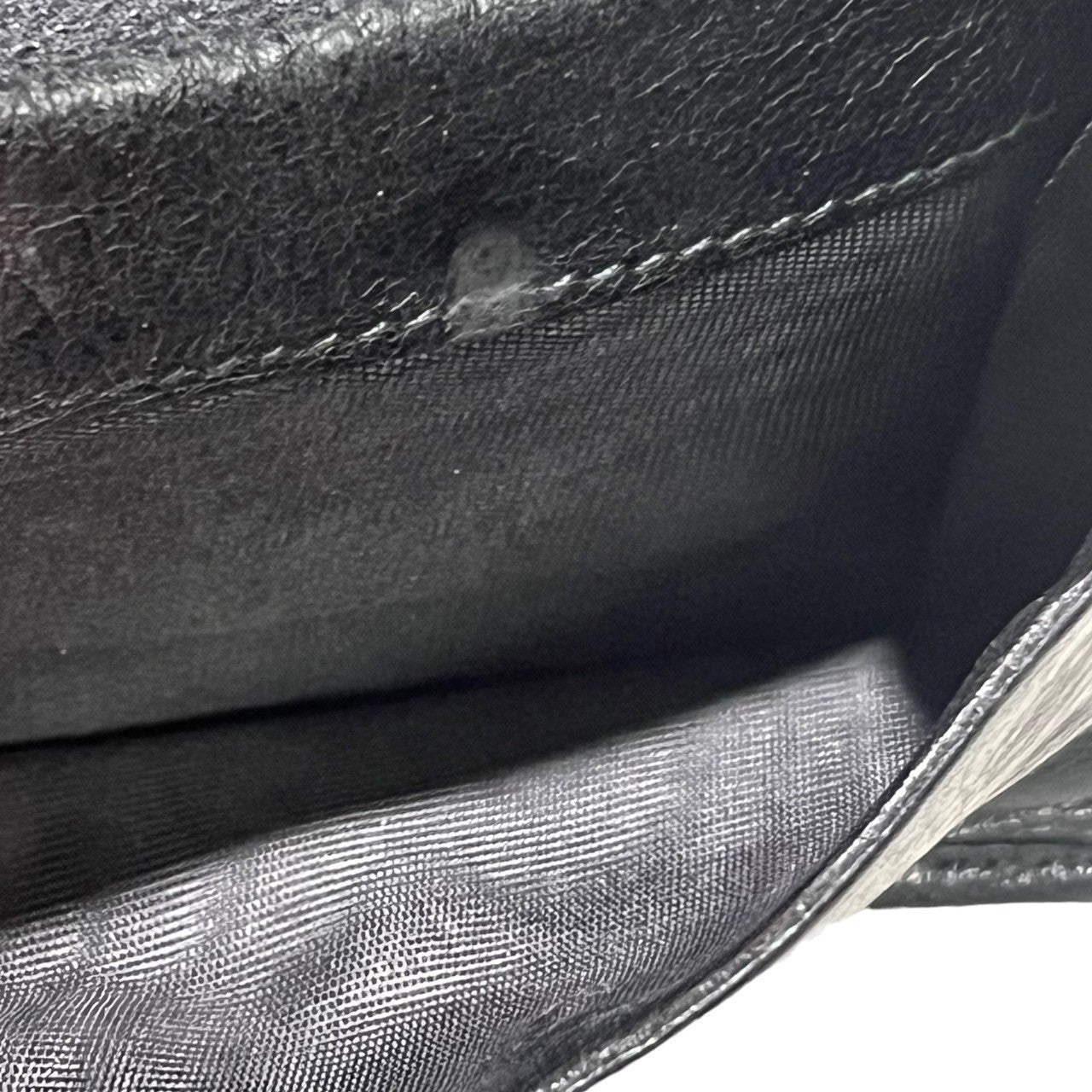 PRADA(プラダ) bifold leather wallet ２つ折り レザー 財布 2M0738 ブラック ロゴ 本革