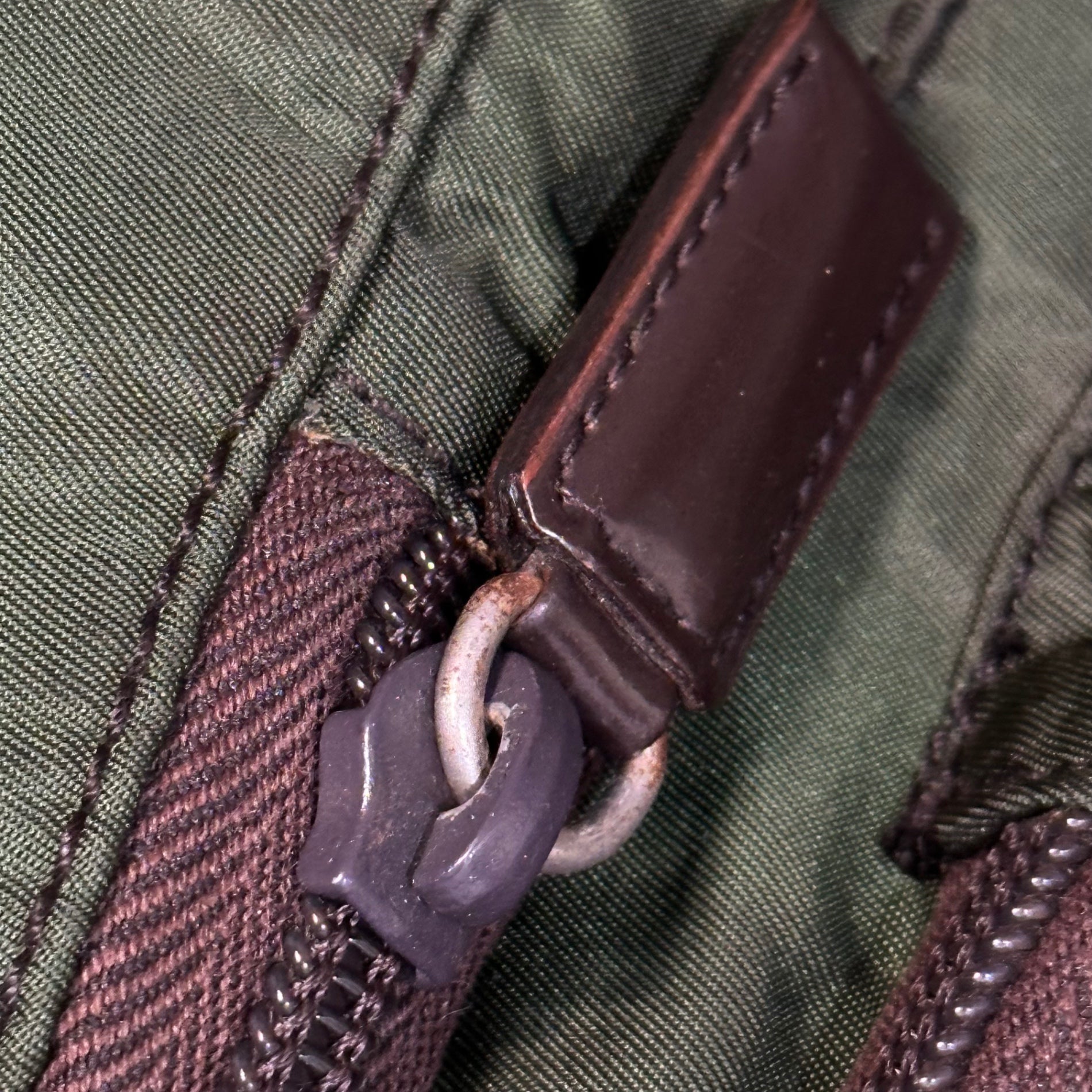 PRADA(プラダ) Nylon Messenger Bag ナイロン メッセンジャー バッグ カーキ