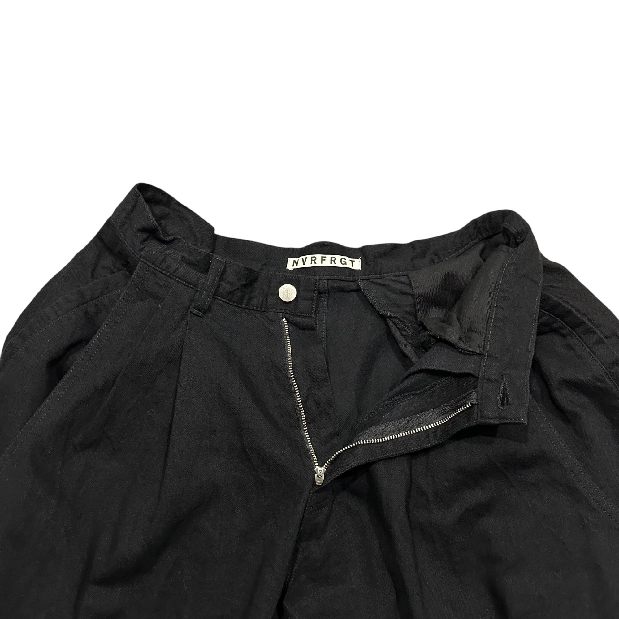 NVRFRGT(ネヴァーフォーゲット) STUDIOUS 別注 CURVED LEG UTILITY TROUSERS カーブド レッグ ユーティリティ パンツ EXST252P02 1 ブラック ステュディオス