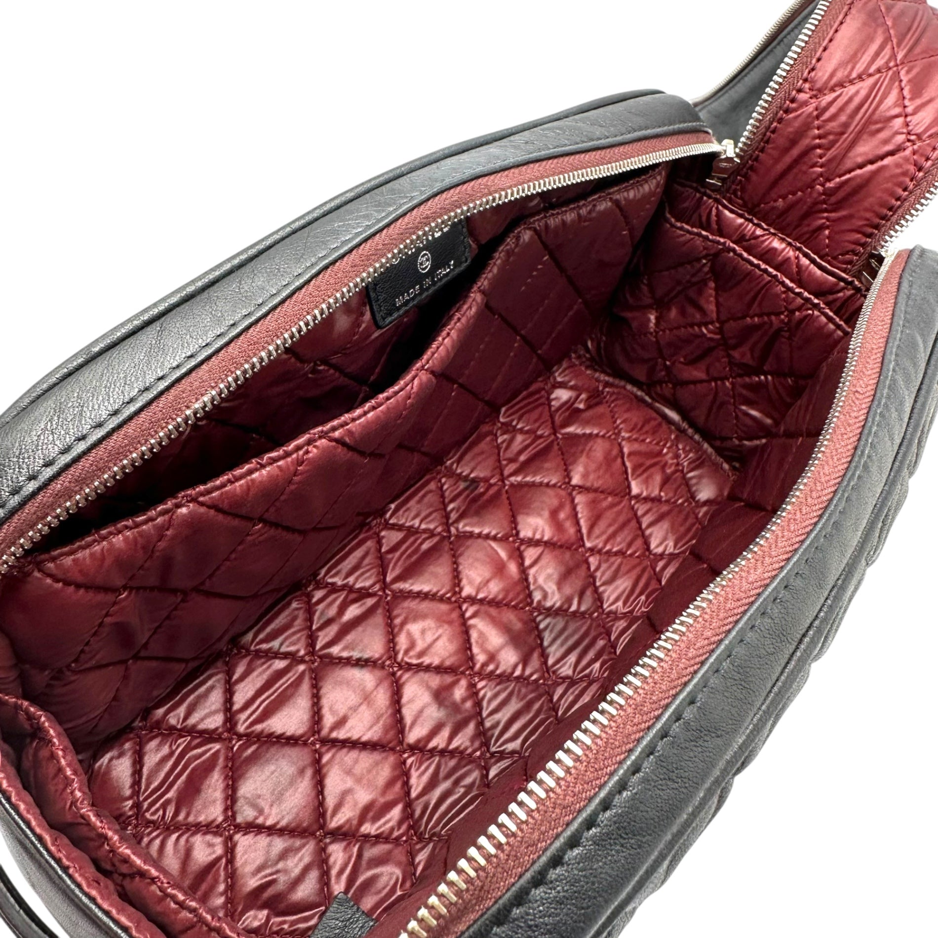 CHANEL(シャネル) Matelasse Large Toiletry Case - Lambskin マトラッセ ラージ トワレ ポーチ  ラムスキン ブラック 2012年製造 16番台 16****** ココマーク ケース バッグ コスメ