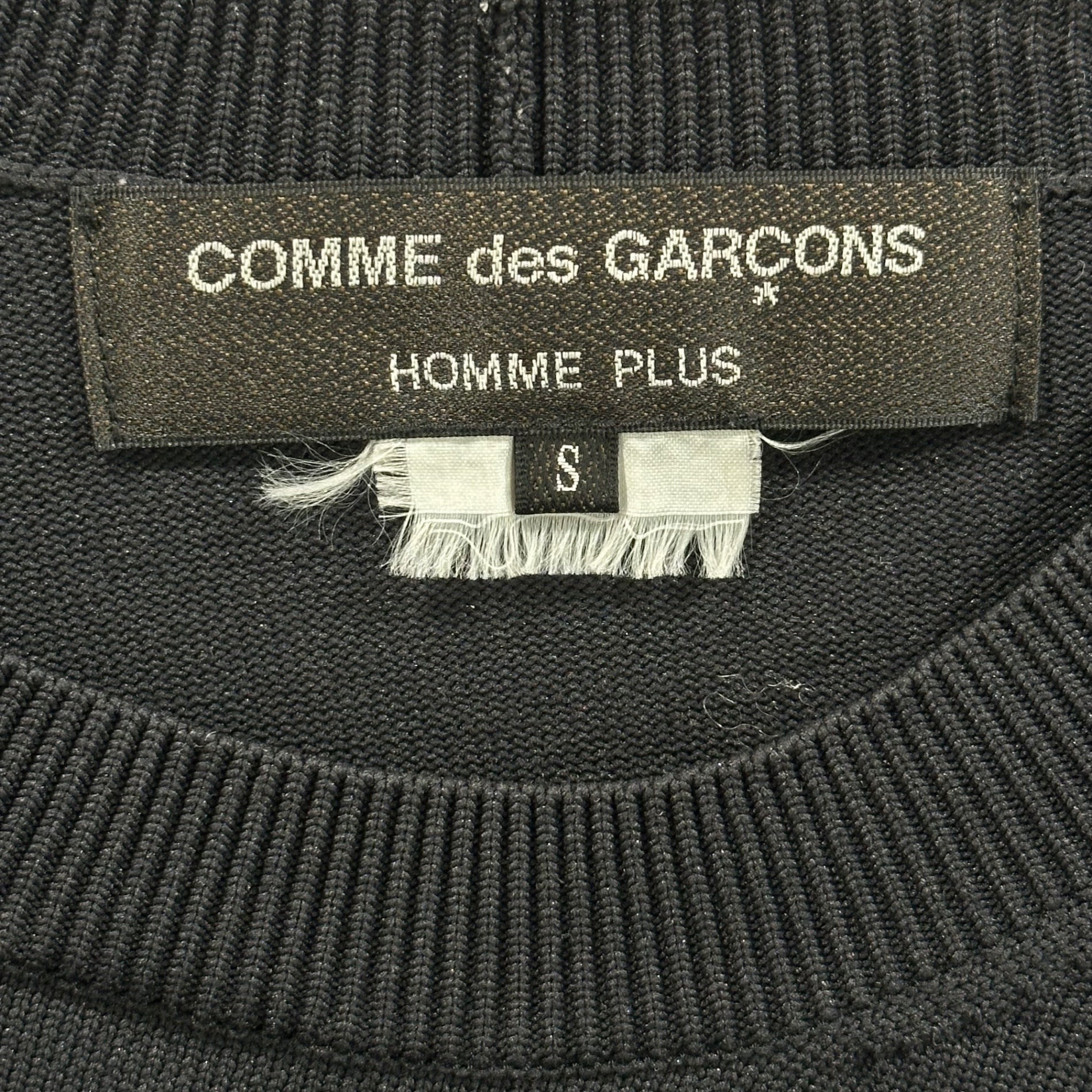 COMME des GARCONS HOMME PLUS(コムデギャルソンオムプリュス) 18AW Esther Long-Sleeve Knit with Asymmetrical Hem エステル 裾変形 ロング ニット PB-N026 S ブラック AD2018 ホワイトショック期 捻じれ