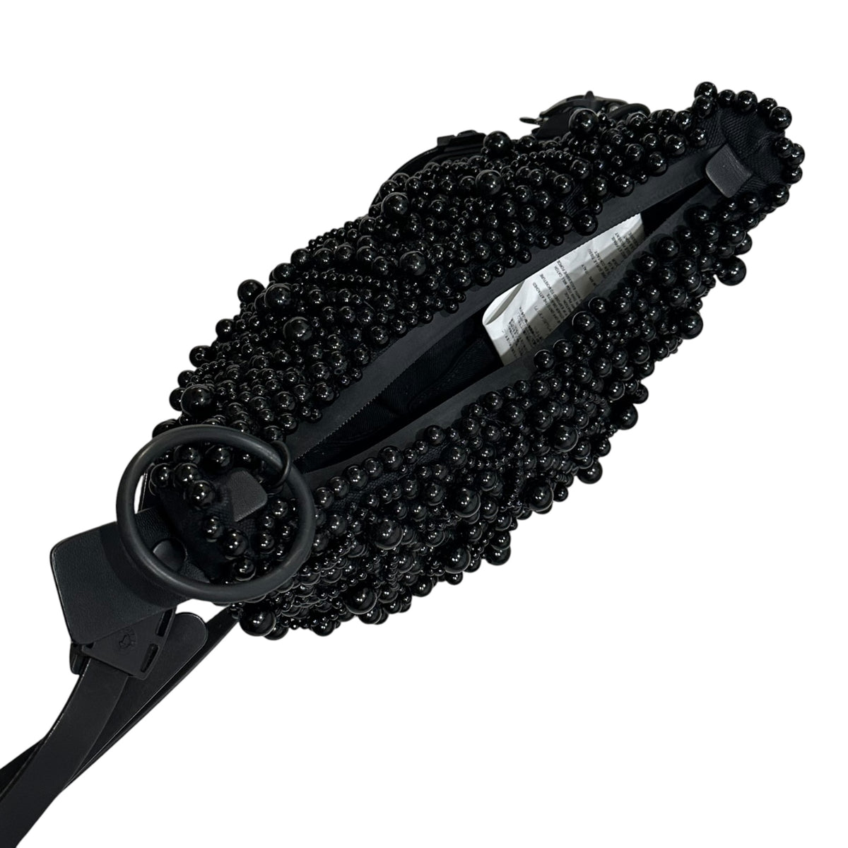 JUNYA WATANABE × INNERRAUM(ジュンヤワタナベ × インナーラム) 2025SS Pearl-Studded Half-Moon Shoulder Bag パール スタッズ ハーフムーン ショルダー バッグ JO-K203 ブラック コラボアイテム