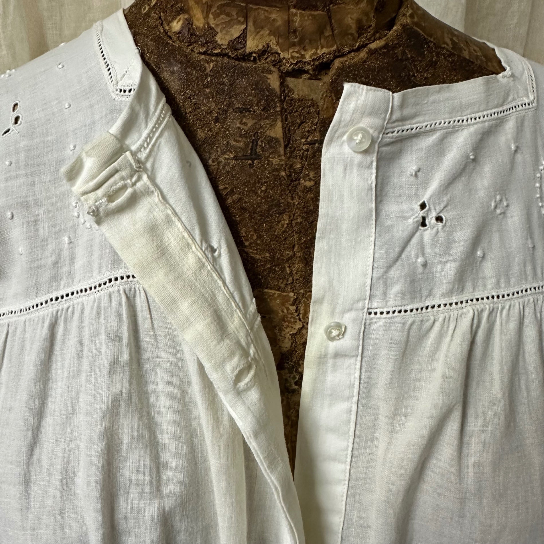 Euro vintage(ヨーロッパヴィンテージ) 30~40's ivory cotton square neck with floral cutwork knighty フローラルカットワークレースのコットンナイティドレス ワンピース 表記無し(M~L程度) アイボリー