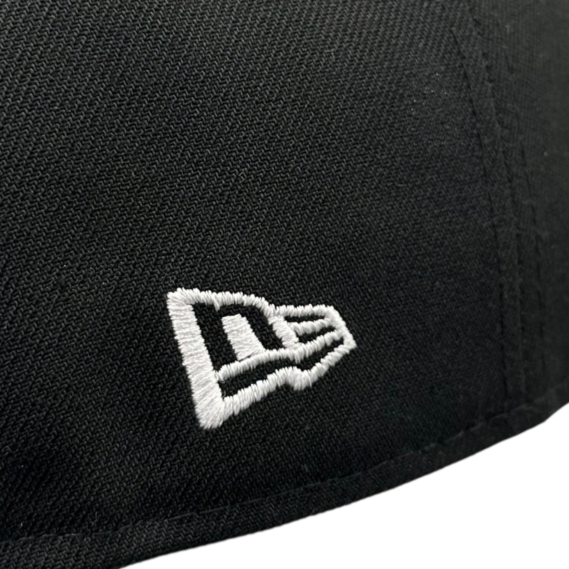 FLAGSTUFF(フラグスタフ) Logo Cap ロゴ キャップ ブラック×ホワイト