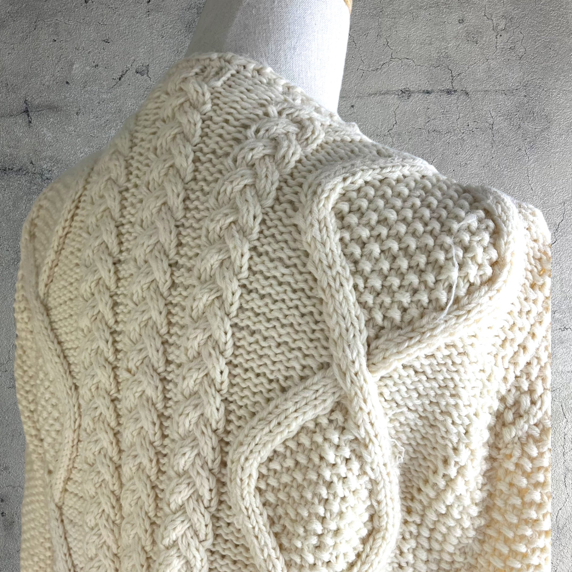 VINTAGE(ヴィンテージ) 80's~ popcorn knit ポップコーンアランニット 木ボタン FREE / 多少のほつれ有 ホワイト