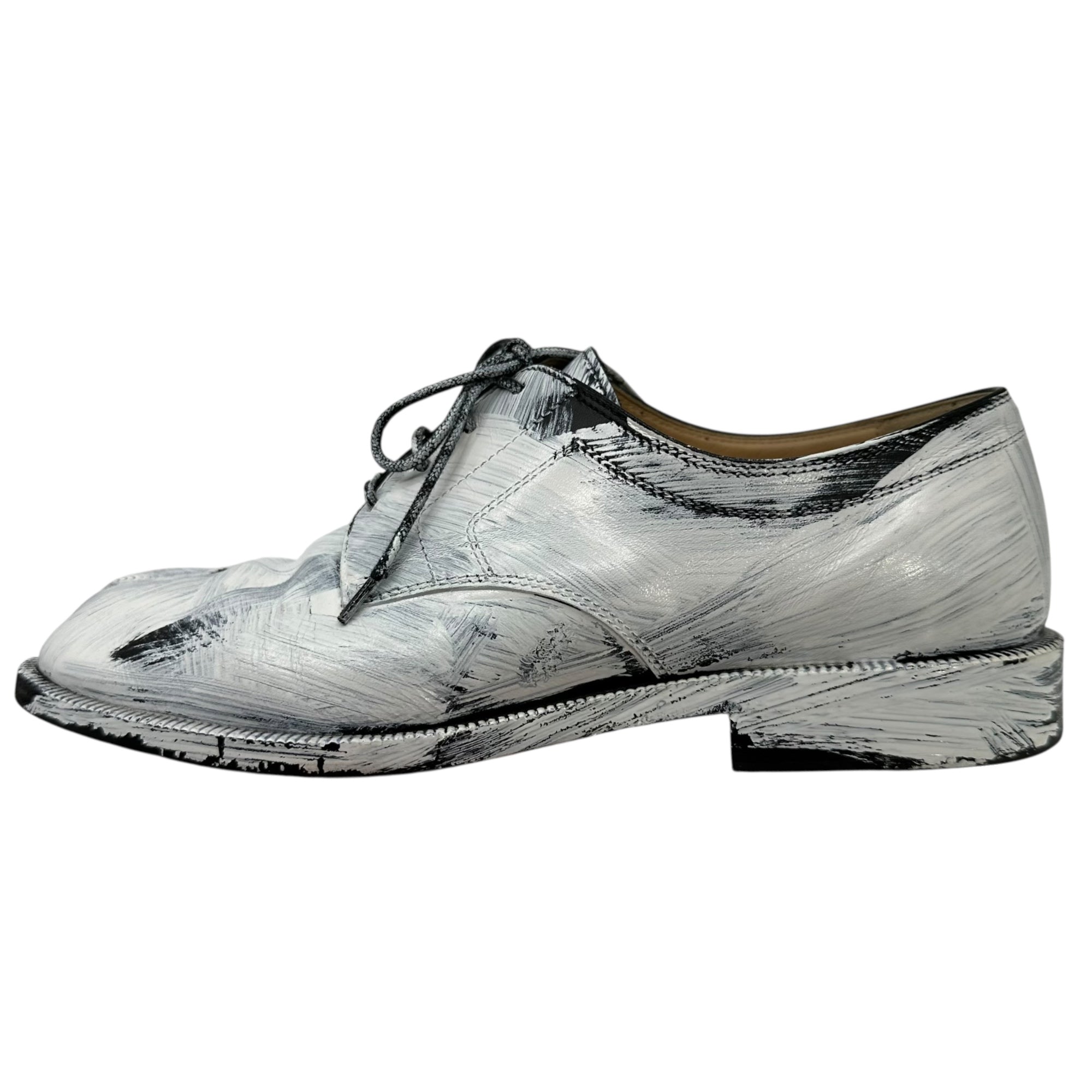 MAISON MARGIELA(メゾンマルジェラ) Bianchetto TABI Lace-up Shoes ペンキ加工 タビ レースアップ レザー シューズ S97WQ0052 39(24.5~25.0cm程度) ホワイト×ブラック カーフスキン 革靴