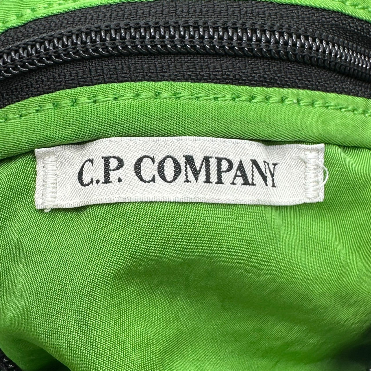 C.P.COMPANY(シーピーカンパニー) Nylon B Crossbody Pack ナイロン ビー クロスボディー パック ウエストポーチ ボディ－バッグ CMAC112A 005269G グリーン