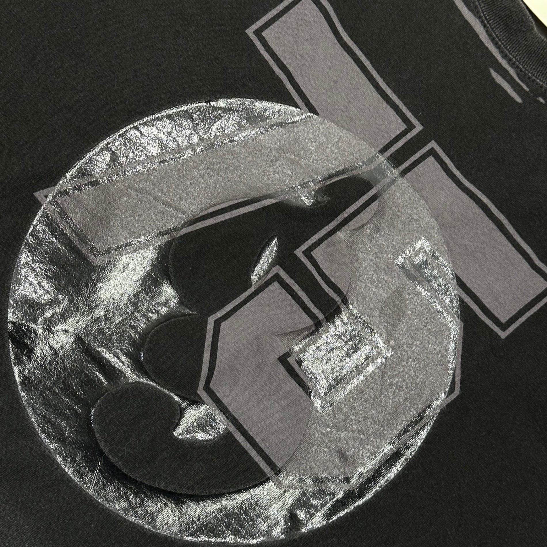 GOODENOUGH(グッドイナフ) Hand-printed print-on-rubber gram (g) print football T-shirt 手刷り プリント オン ラバー グラムｇ プリント フットボール Tシャツ 表記消(M程度) ブラック×グレー GOODENOUGH UK