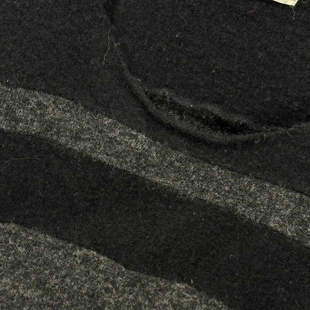 robe de chambre COMME des GARCONS(ローブドシャンブルコムデギャルソン) 1998AW 2-Stripe Crew-Neck Wool Sweater 2ライン クルーネック ウール ニット RT-040260 FREE ブラック×グレー AD1998 アーカイブ