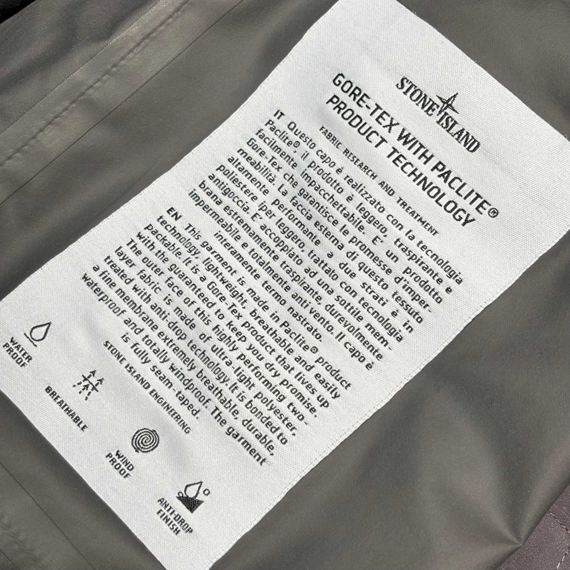 STONE ISLAND(ストーンアイランド) 19SS GORE-TEX PACKABLE HOODED JACKET ゴアテックス パッカブル フーデッド ジャケット 701542820 L チャコールグレー マウンテンパーカー ポーチ