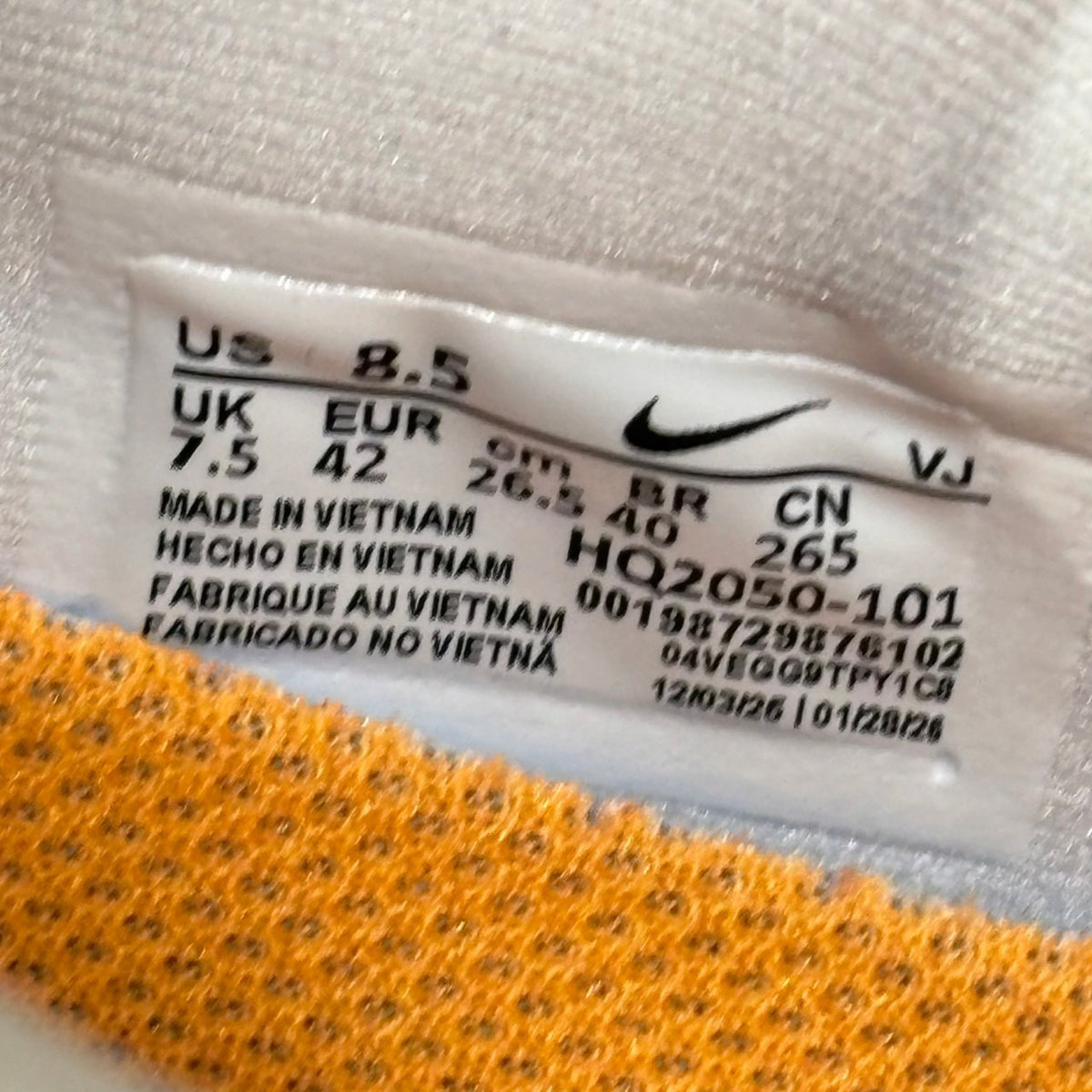 NIKE(ナイキ) VOMERO PREMIUM ボメロ プレミアム HQ2050-101 26.5cm ホワイト×マルチカラー スニーカー