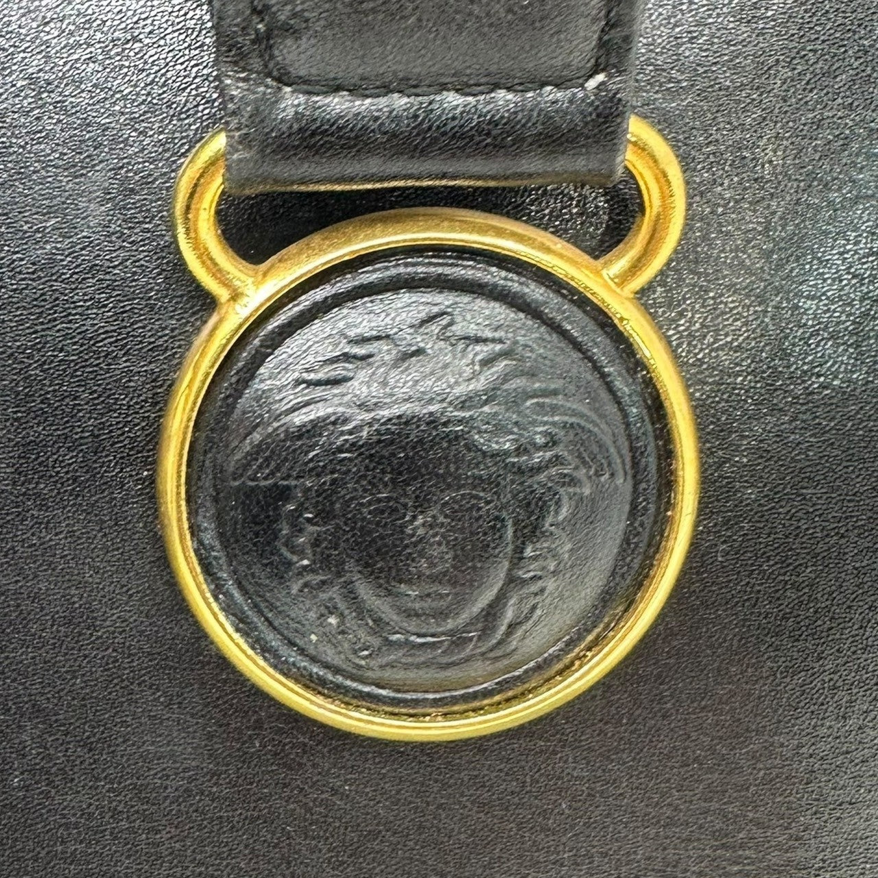 GIANNI VERSACE COUTURE(ジャンニヴェルサーチ クチュール) Medusa Design Box Calf Shoulder Bag メデューサ デザイン ボックスカーフ ショルダー バッグ ブラック