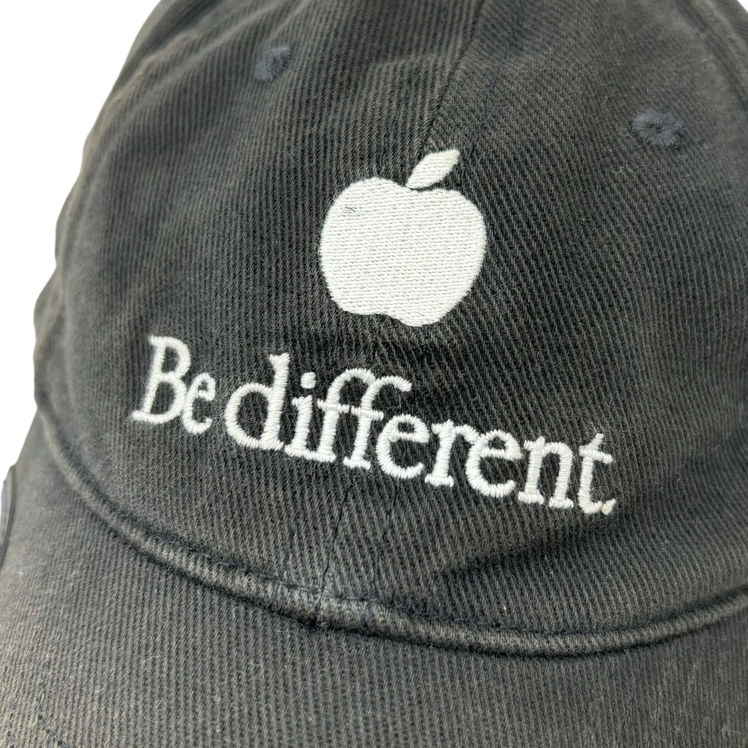 BALENCIAGA(バレンシアガ) 22AW Be different vintage processed cap ヴィンテージ加工 キャップ L  59cm(サイズ変更可能) ブラック 帽子 Apple