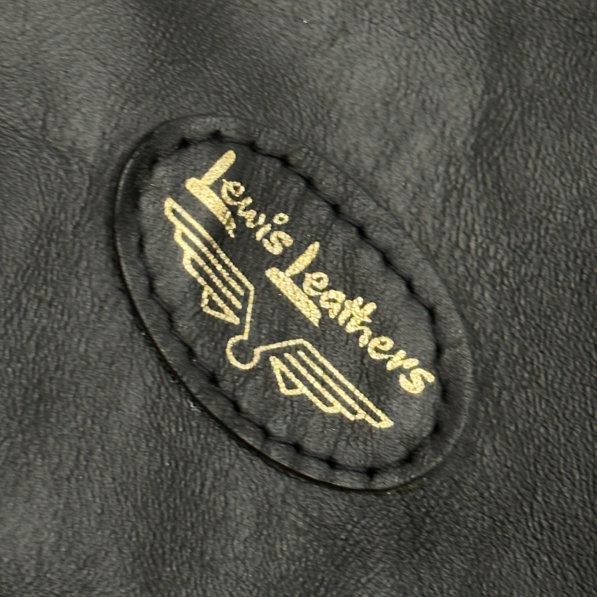 COMME des GARCONS×LEWIS Leathers(コムデギャルソン×ルイスレザー) 2024AW 青山店限定 ”MY ENERGY FROM FREEDOM” LIGHTNING ライトニング ダブル ライダース ジャケット KZ-J017 44 ブラック AD2024 カウハイド レザー ペイント スレ加工