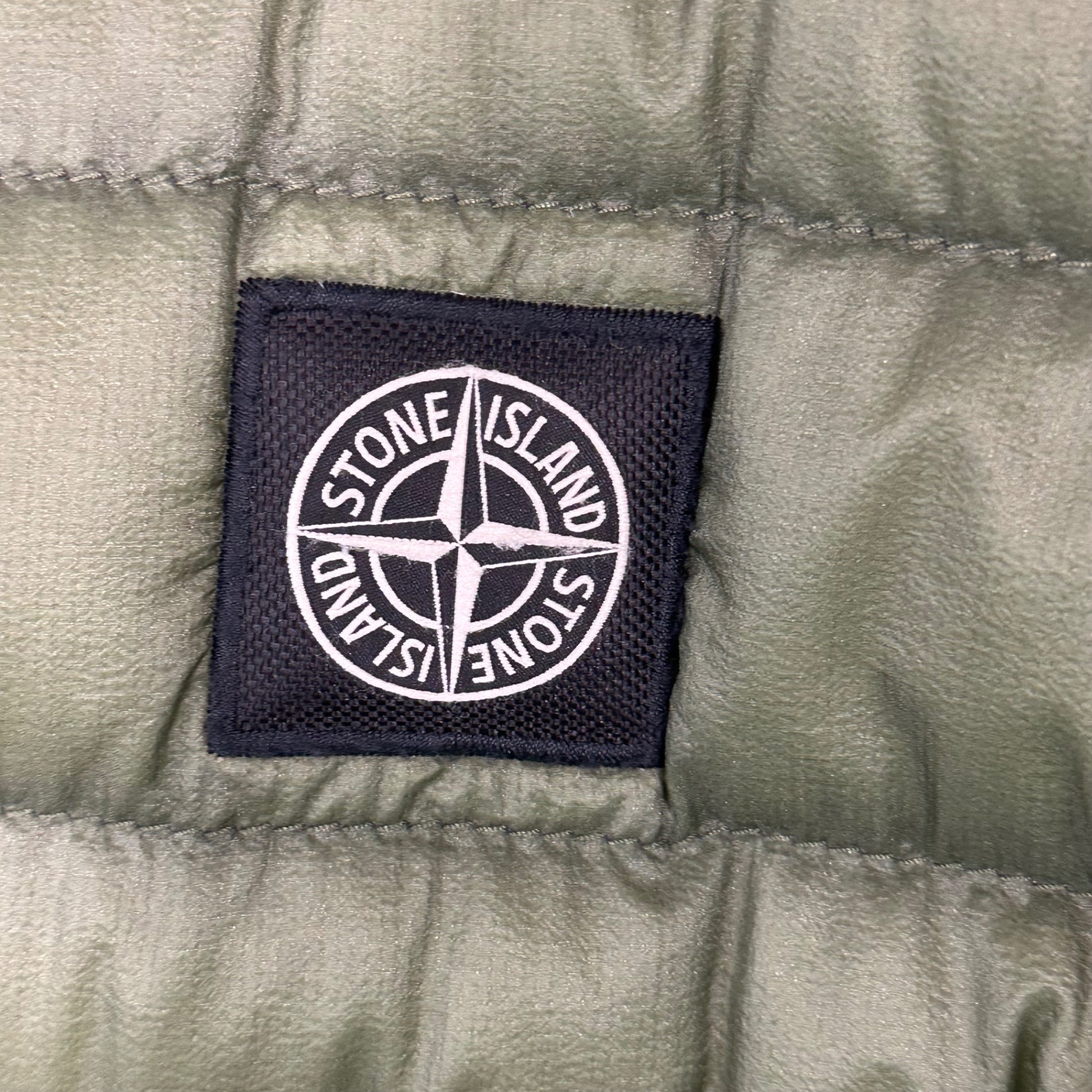 STONE ISLAND(ストーンアイランド) 22SS BIO-BASED RIPSTOP NYLON DOWN バイオベース リップ ストップ ナイロン ダウン ベスト 7615G0224 XXL グリーン