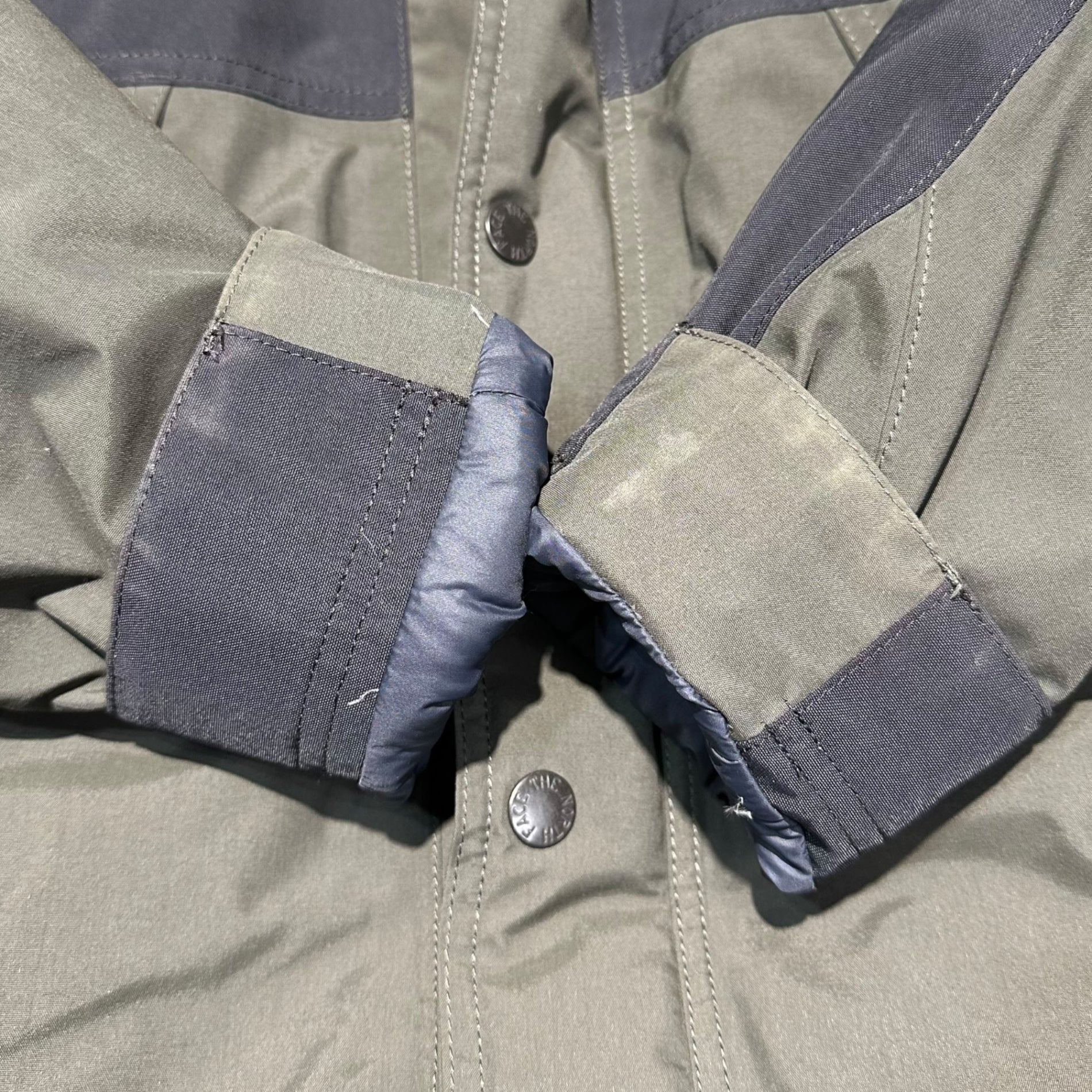 THE NORTH FACE(ノースフェイス) Mountain Down Jacket マウンテン ダウン ジャケット ND91737 S カーキ×ブラック アウトドア