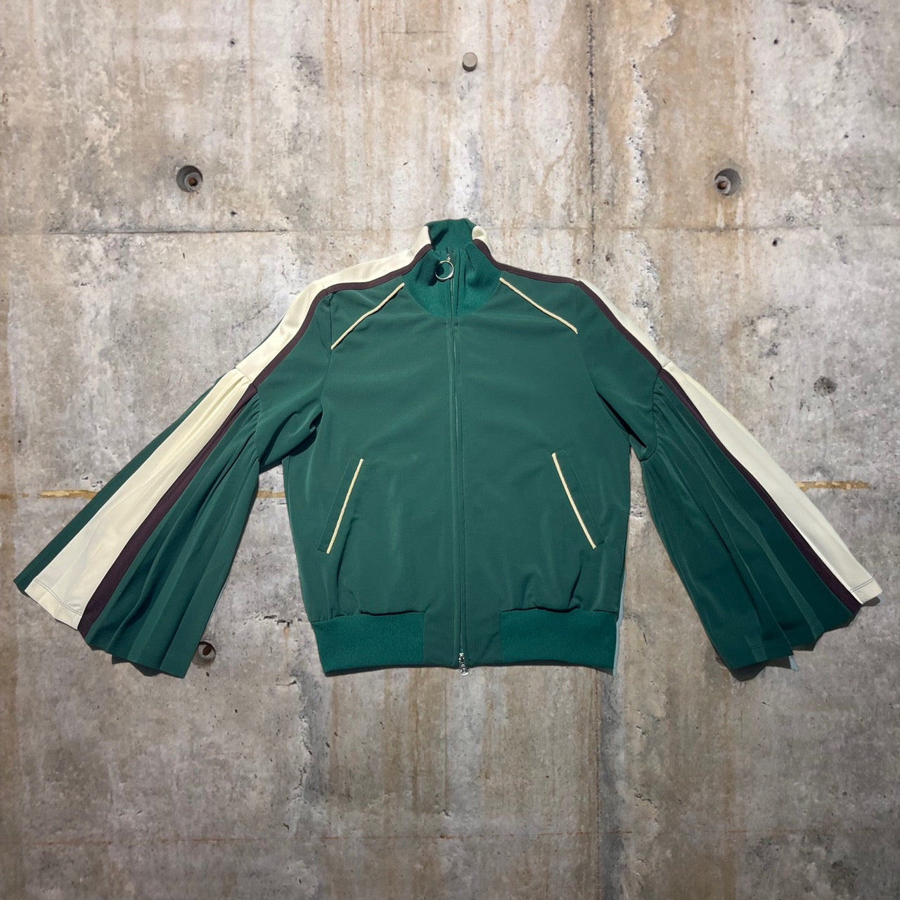 FACETASM(ファセッタズム) PLEATED SLEEVE TRACK JACKET 