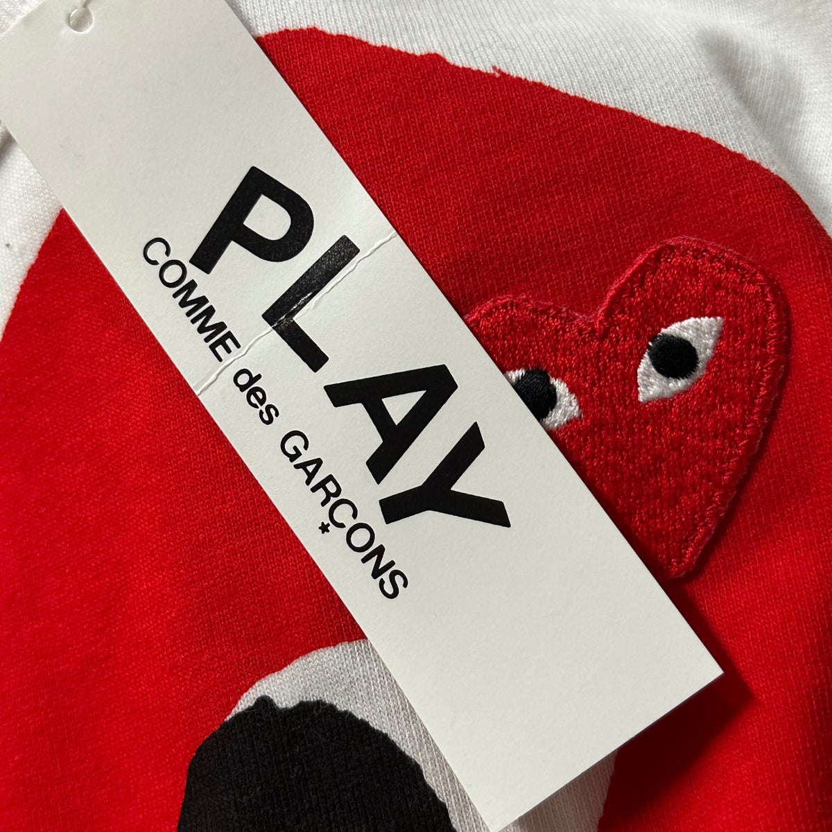PLAY COMME des GARCONS(プレイコムデギャルソン) Printed Red Heart T-Shirt With Red Emblem White ハート ワッペン プリント Tシャツ AZ-T026-051 M ホワイト×レッド AD2005
