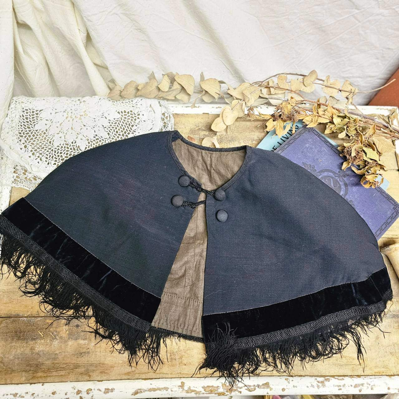 Euro antique(ヨーロッパアンティーク) 1900~20's France cape with fringe フリンジ付きケープ つけ襟 首元38cm/総丈30cm ブラック