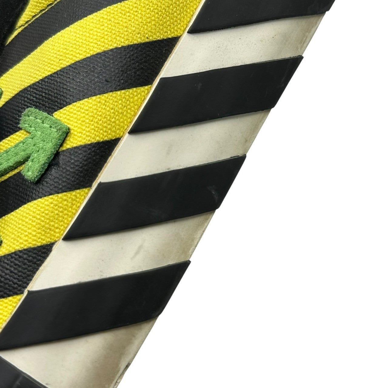 Off-White(オフホワイト) LOW VULCANIEZD ロゴ ローカット スニーカー OMIA085E19C210476040 42(26.5cm) ブラック×イエロー