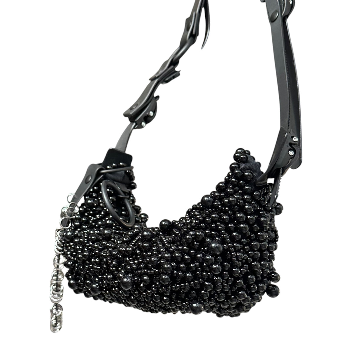 JUNYA WATANABE × INNERRAUM(ジュンヤワタナベ × インナーラム) 2025SS Pearl-Studded Half-Moon Shoulder Bag パール スタッズ ハーフムーン ショルダー バッグ JO-K203 ブラック コラボアイテム