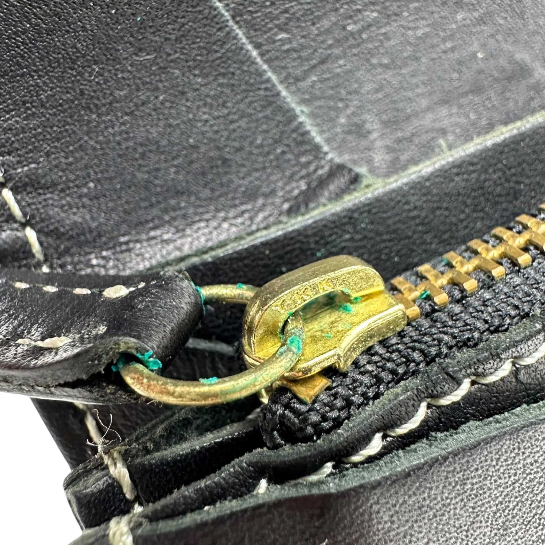 TSUCHIYA KABAN(土屋鞄製造所) White Stitch Bifold Leather Wallet