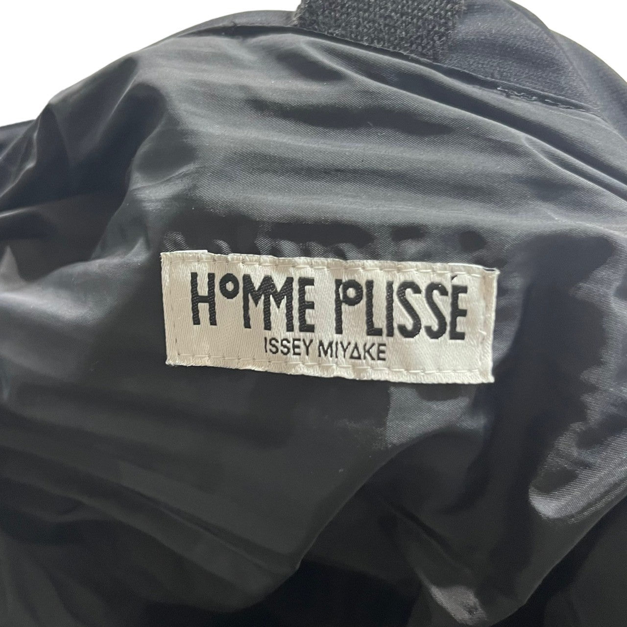 HOMME PLISSE ISSEY MIYAKE(オムプリッセイッセイミヤケ) pleated big daypack プリーツ ビッグ デイパック ブラック リュック