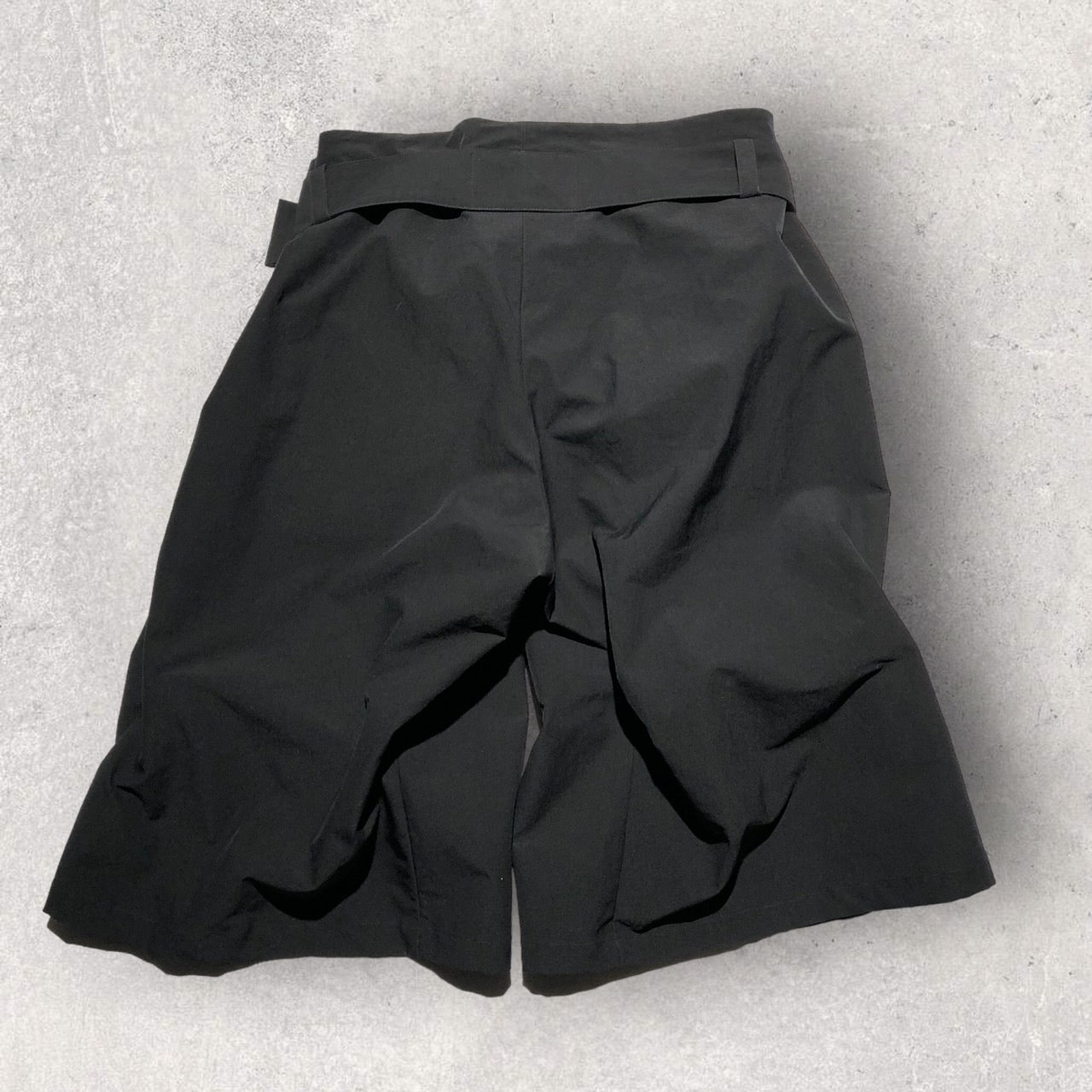 LIMI feu(リミフゥ) ダブルベルトギャザースカートパンツ LE-P25-900 S ブラック