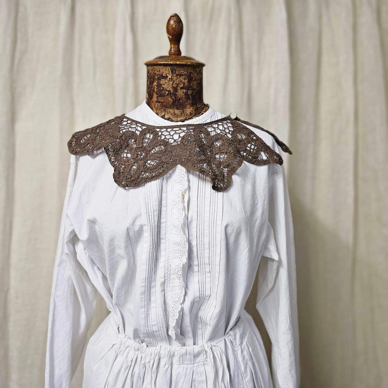 Euro vintage(ヨーロッパヴィンテージ) flower batten lace collar 花模様のバテンレースたっぷりのつけ襟 - アンティークブラウン