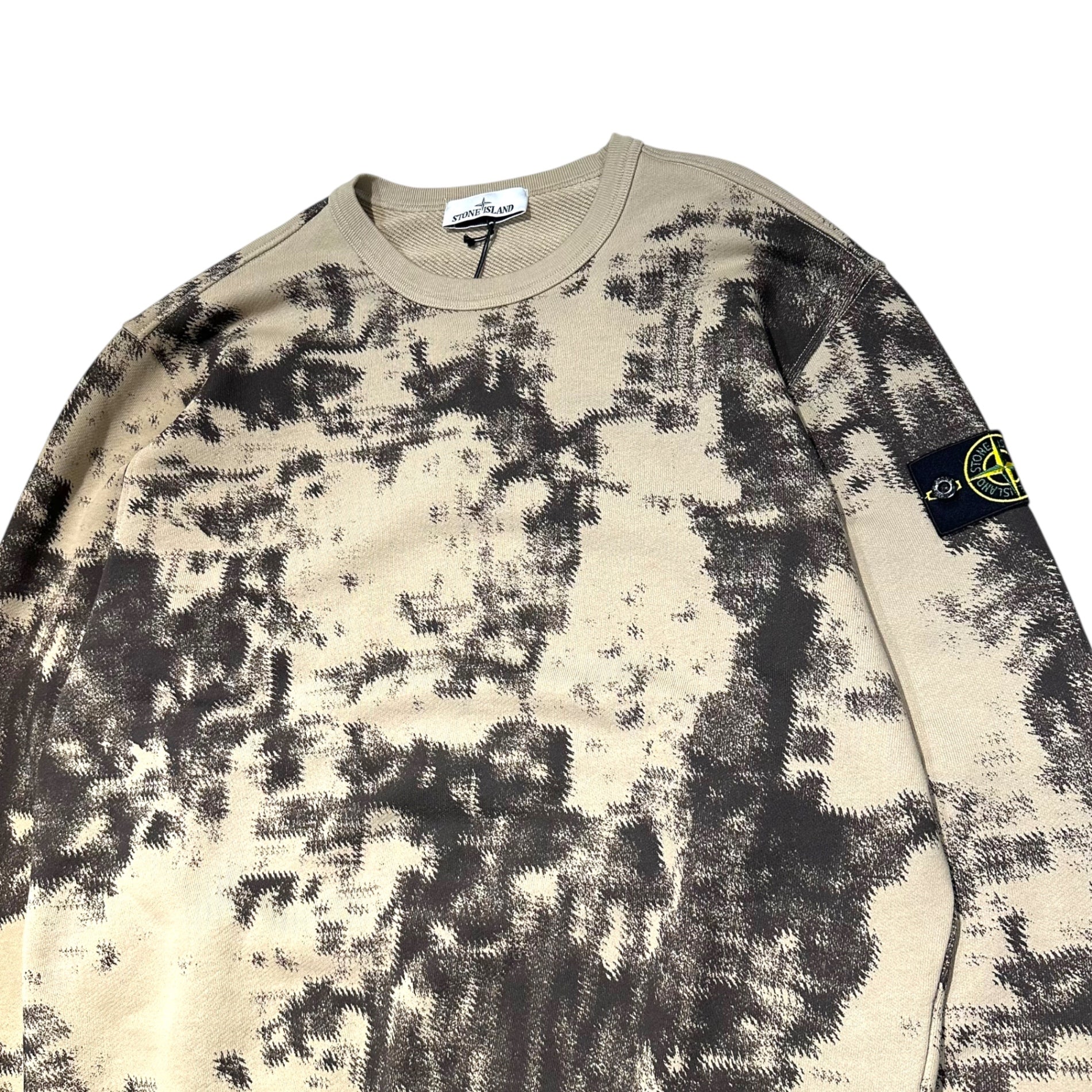 STONE ISLAND(ストーンアイランド) 24AW EARTH MAPPING CAMO SWEAT