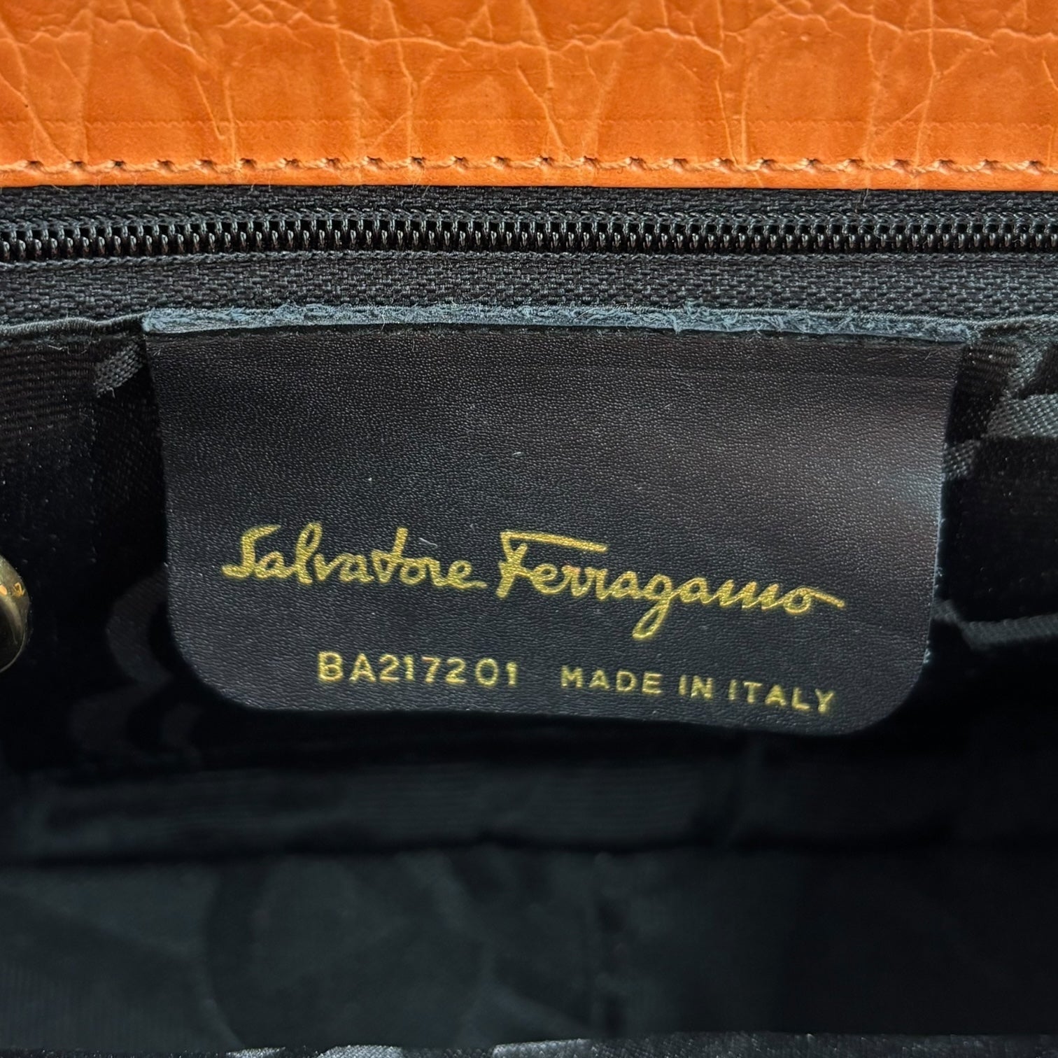 Salvatore Ferragamo(サルヴァトーレフェラガモ) Vara Croco Embossed 2-Way Shoulder Bag ヴァラ クロコ 型押し 2WAY ショルダー バッグ BA217201 サーモンピンク