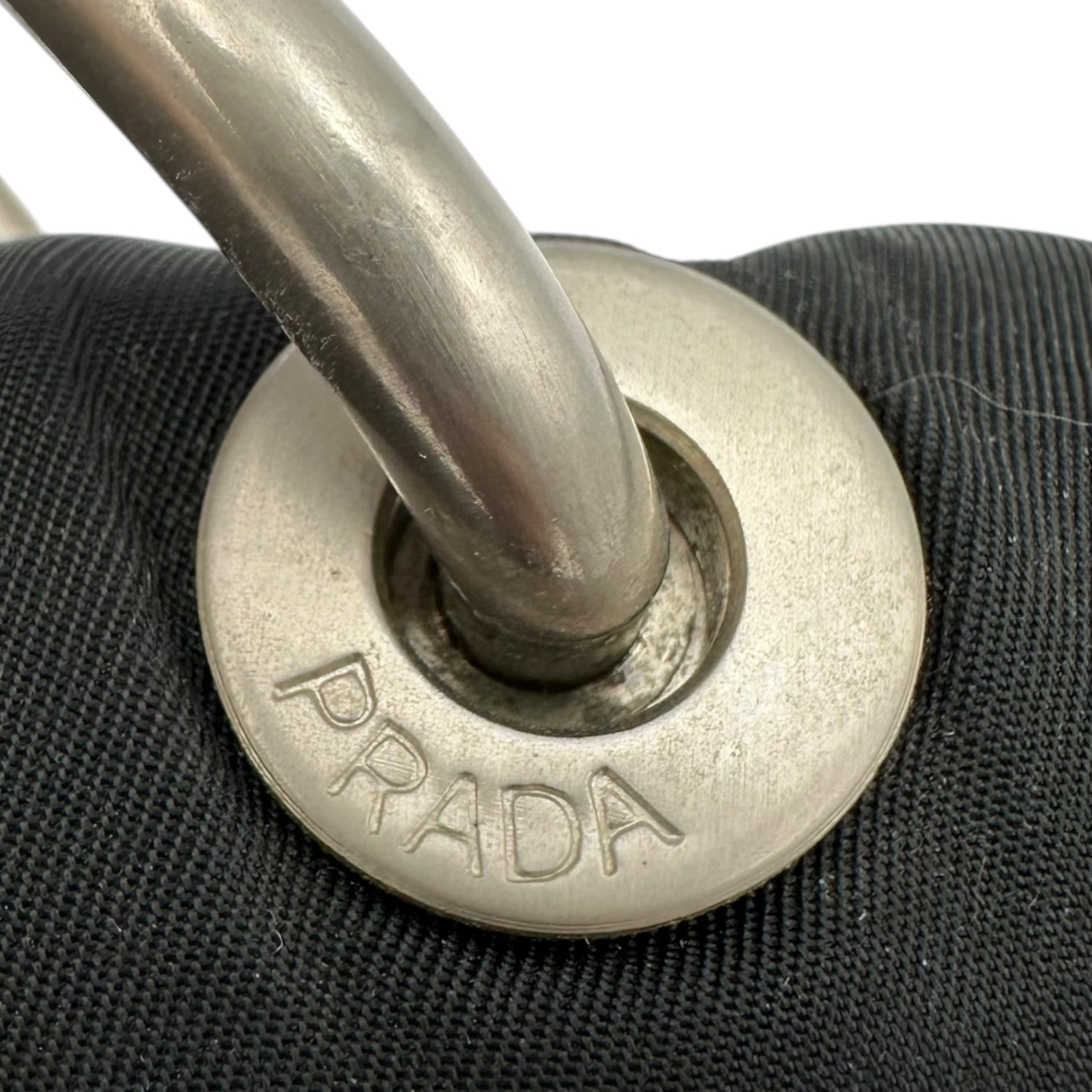 PRADA(プラダ) Nylon One-Shoulder Bag ナイロン ワンショルダー バッグ ブラック スクエア 金具 ロゴ