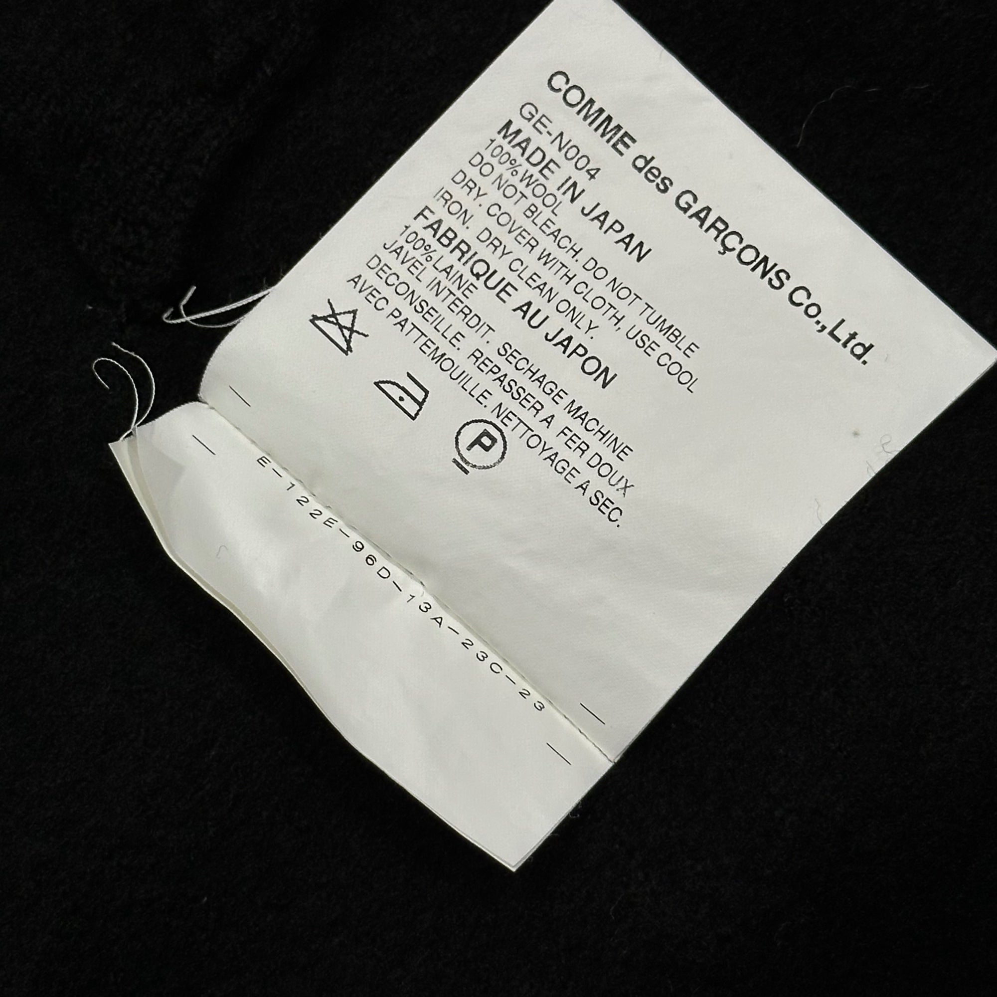 COMME des GARCONS(コムデギャルソン) 2002SS Cut-Out Wool Cape 穴あき ウール ケープ GE-N004 FREE ブラック AD2001 ガウン ジャケット コート ニット