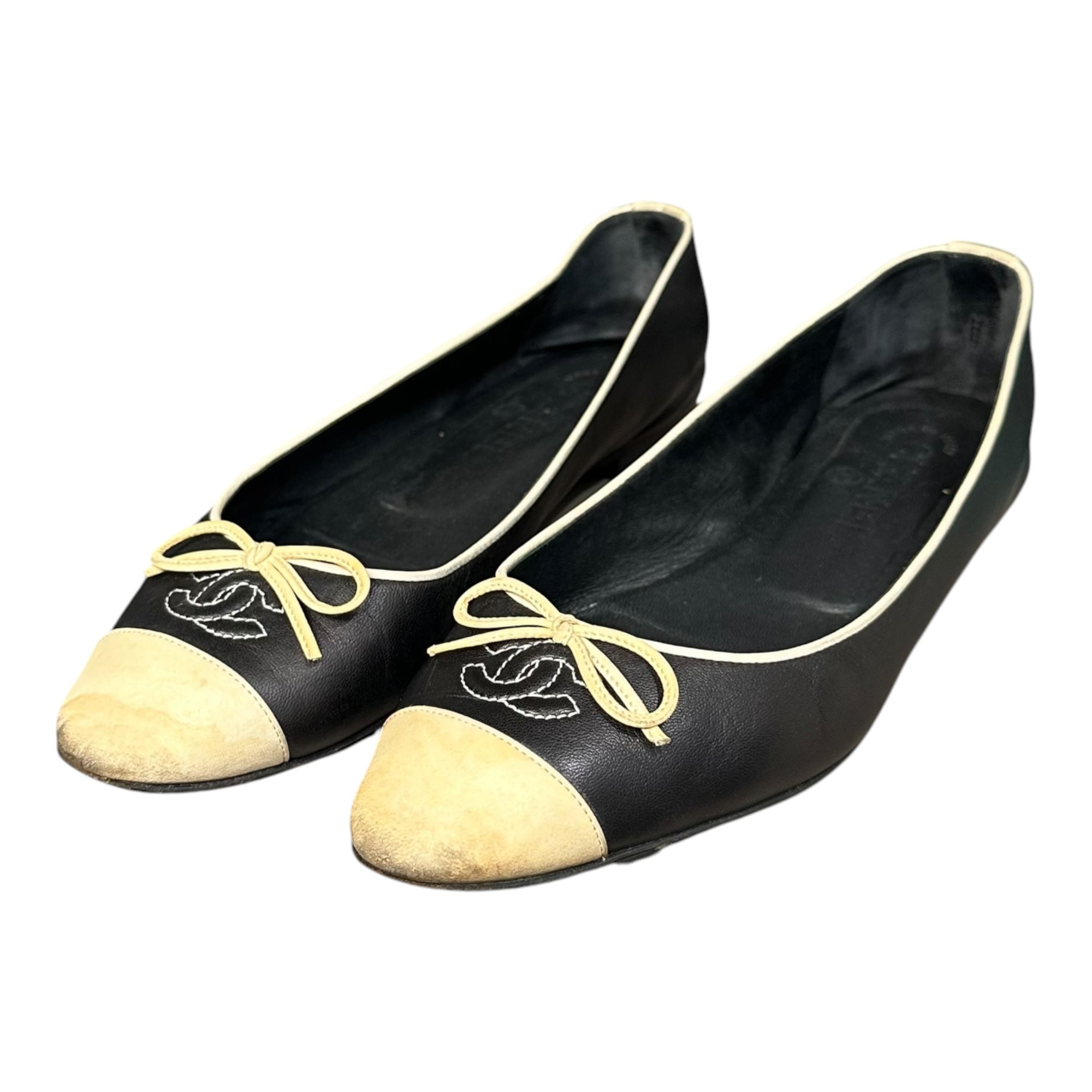 CHANEL(シャネル) Coco Stitch Two-Tone Flat Pumps ココ ステッチ バイカラー フラット パンプス 靴 37 1/2 C ブラック×アイボリー