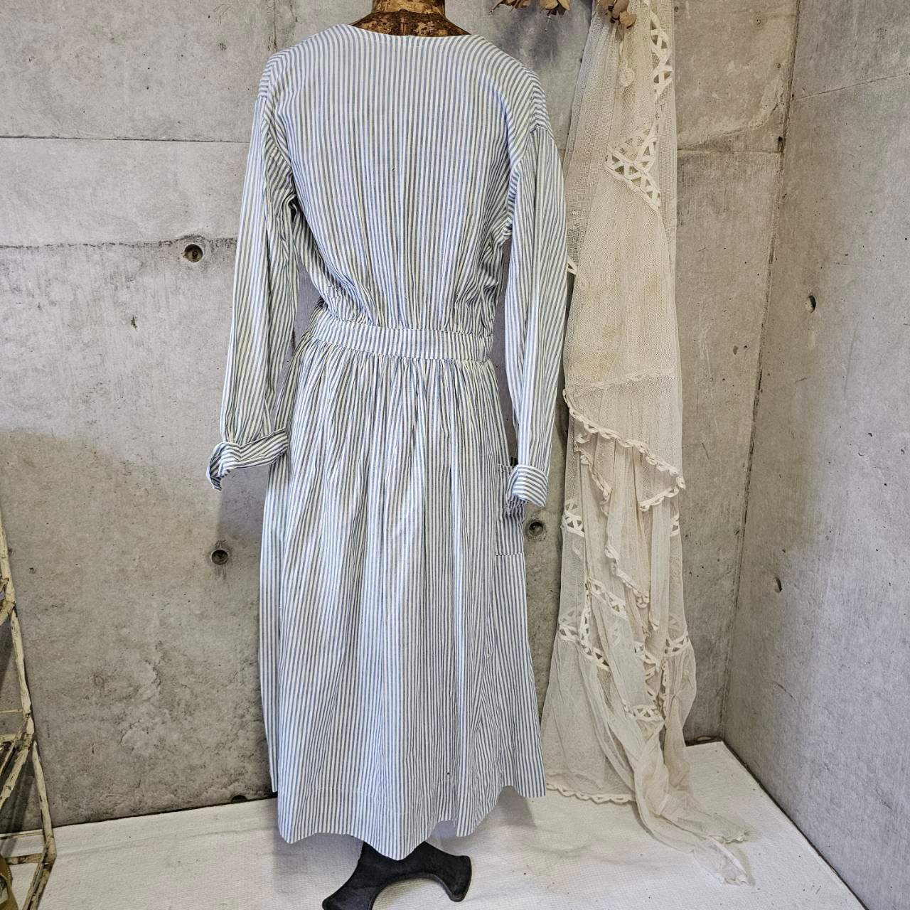 Euro antique(ヨーロッパアンティーク) 20's~ frenchcuffs cotton gather stripe onepiece フレンチカフスのコットンギャザーロングワンピース 表記無し(M~L程度) / 細かなダメージ有 ブルー×ホワイト