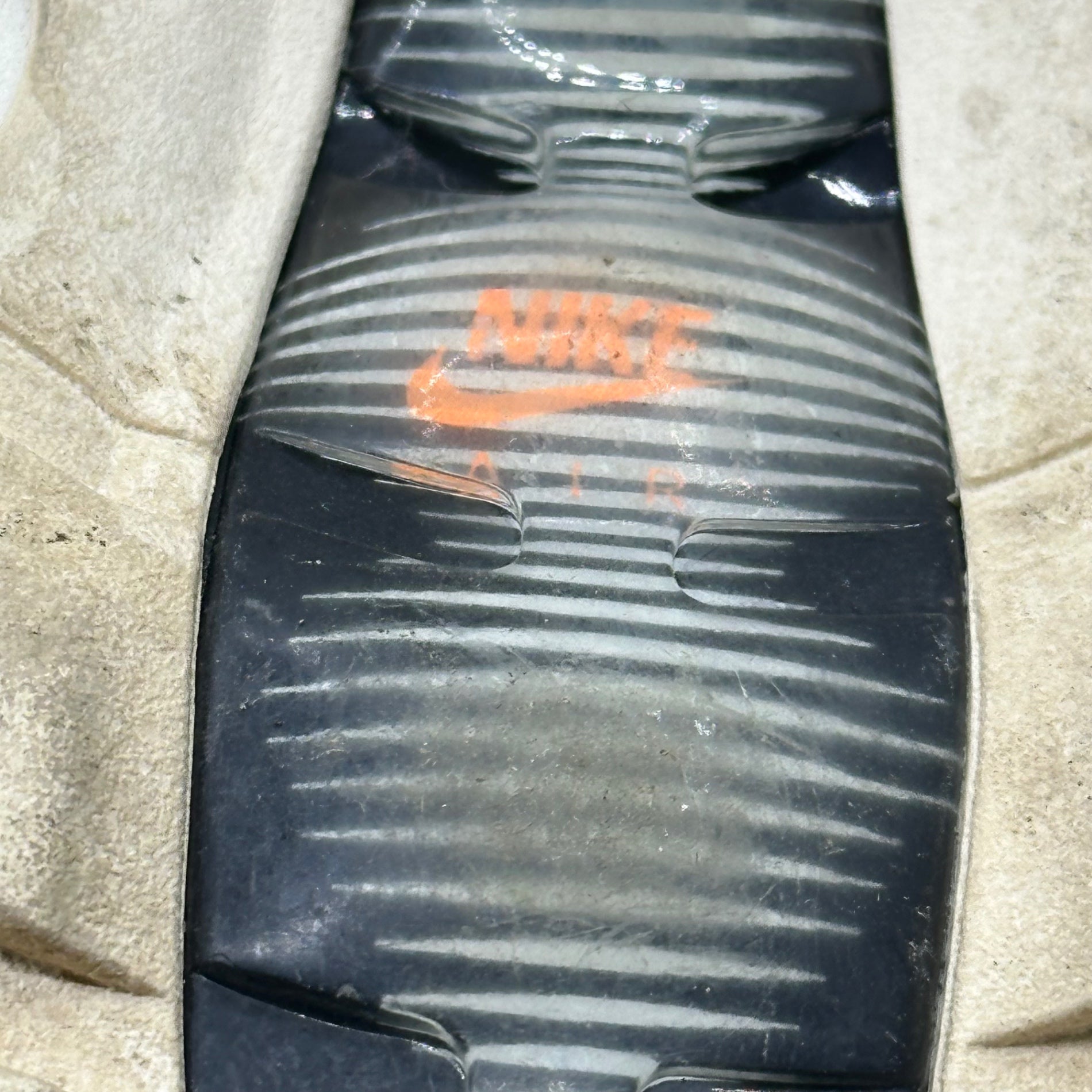 NIKE×Carhartt WIP(ナイキ×カーハートワークインプログレス) Air Max 95 "Black/Sail/Total Orange" エアマックス 95 AV3866-001 27cm ブラック×カーキ カモフラ コラボ