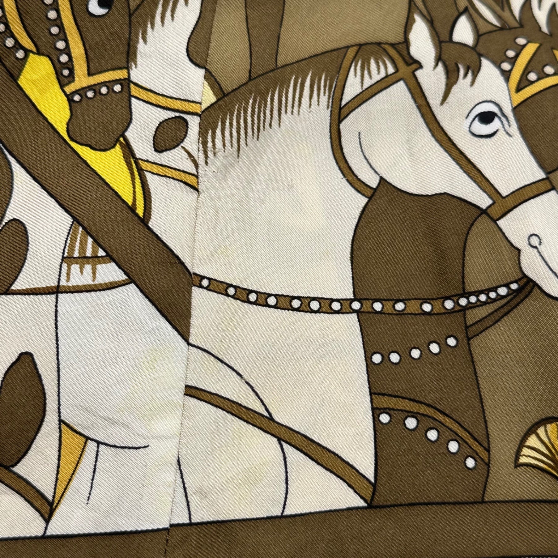 HERMES(エルメス) 1970s–1980s ALI-BABA “Alibaba and the Forty Thieves” Scarf Blouse 70～80年代 アリババ  「アリババと40人の盗賊」 スカーフ ブラウス シャツ 40(L程度) イエロー 1972年誕生の柄 HERMES SPORT レディース合わせ 男性着用可能 ヴィンテージ