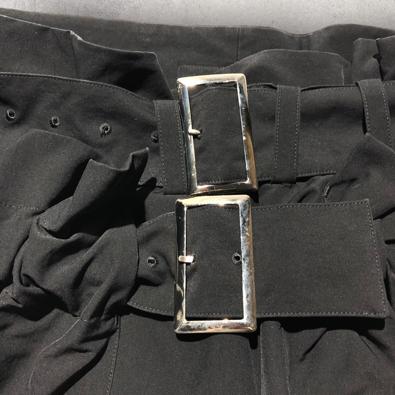 LIMI feu(リミフゥ) ダブルベルトギャザースカートパンツ LE-P25-900 S ブラック