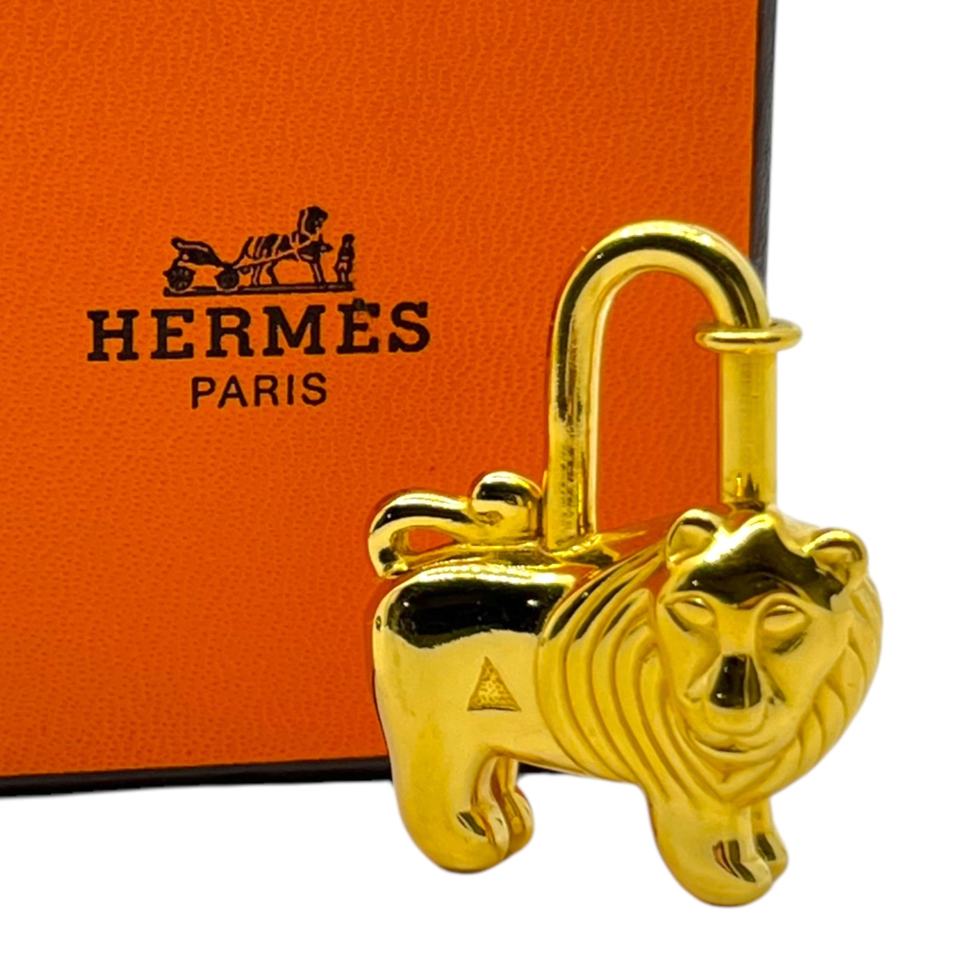 HERMES(エルメス) 1997年限定 lion cadena charm ライオン カデナ チャーム 年間テーマ 「I'Afrique」 アフリカ  百獣の王 ゴールド 箱付 ペンダントトップにも