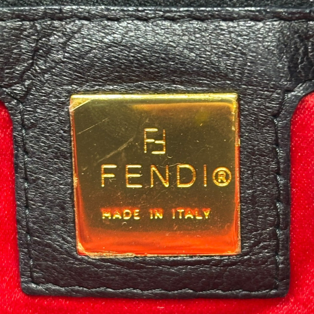 FENDI(フェンディ) Vintage Red glitter finish Suede Mamma Baguette ヴィンテージ 赤 ラメ 加工 スウェード マンマバゲット ショルダーバッグ 2354/26325/009 ブラック×ゴールド×レッド