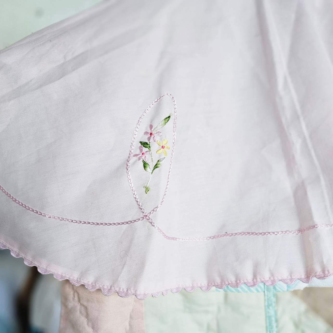 VINTAGE(ヴィンテージ) flower embroidery and lace collar pink 花刺繡とレースのペールピンクなつけ襟 ピンク