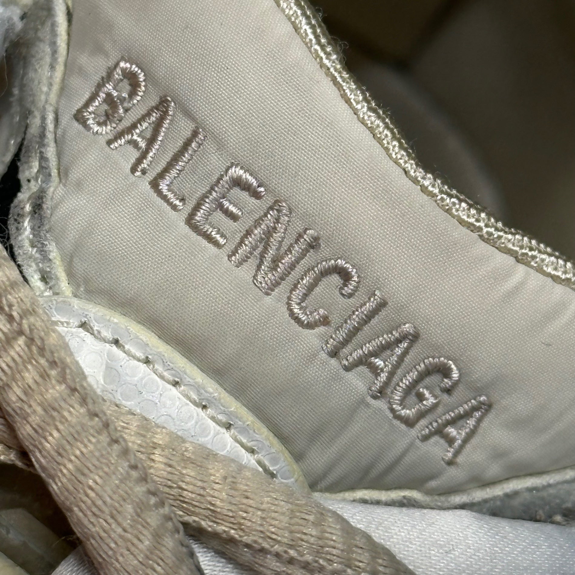 BALENCIAGA(バレンシアガ) Runner ランナー ユーズド加工 772774 29cm ベージュ スニーカー