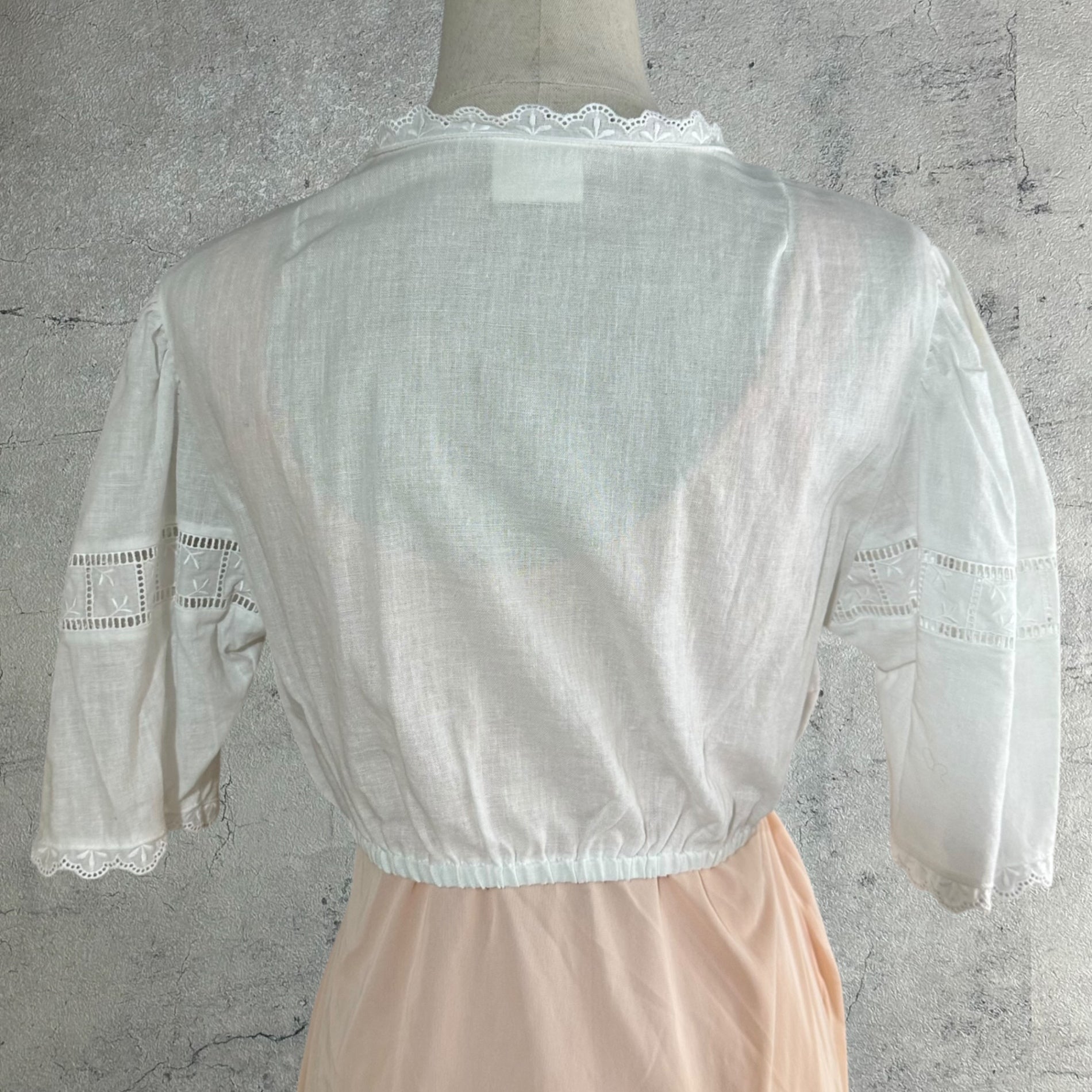 VINTAGE 70's~Tyrolean embroidery short blouse チロリアン 刺繍入りショートブラウス 44(Lサイズ) ホワイト