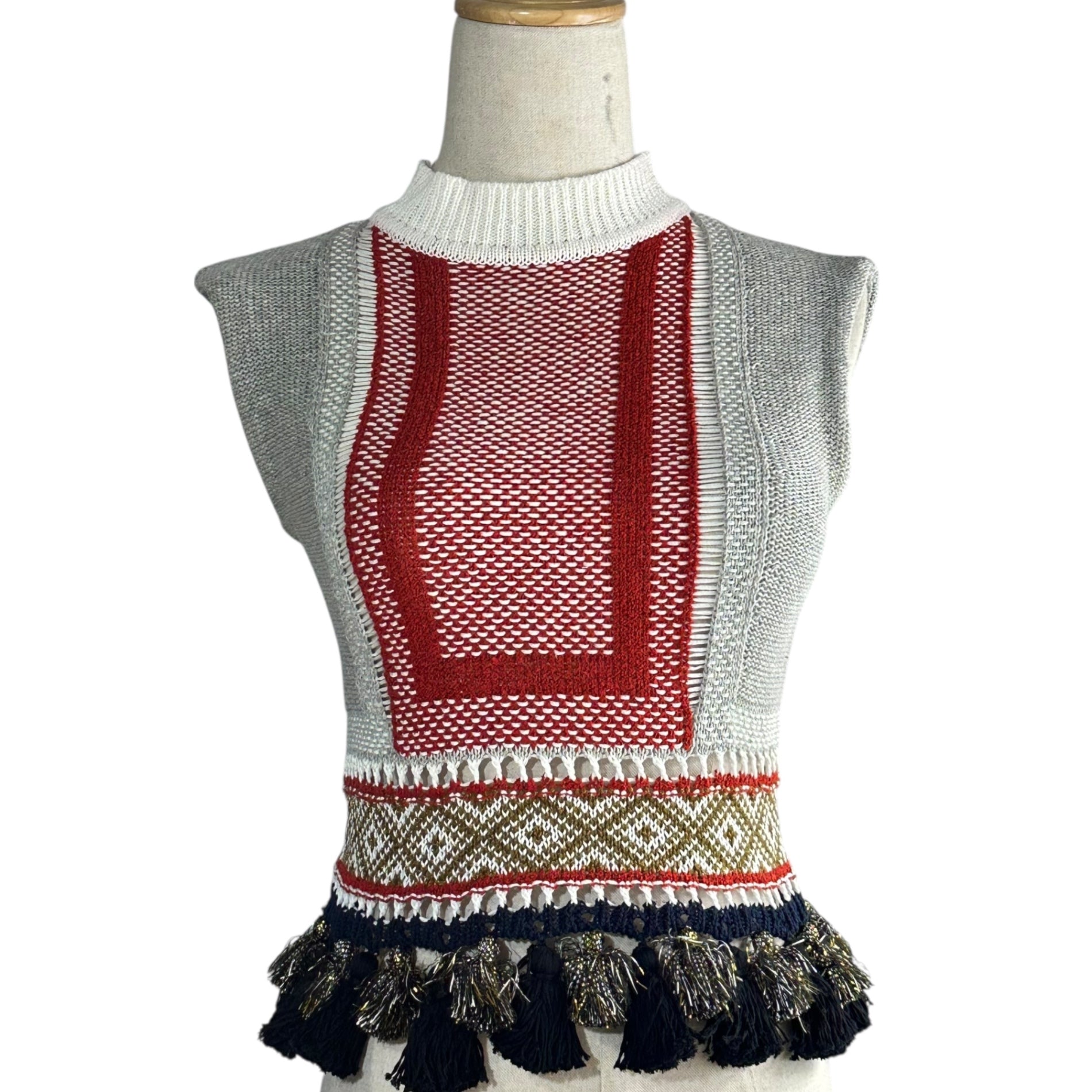 mame kurogouchi(マメクロゴウチ) 18SS Ethnic Pattern Sleeveless Fringe Knit エスニック柄 ノースリーブ フリンジ ニット MM18SS-KN053 1 グレー×レッド ベスト