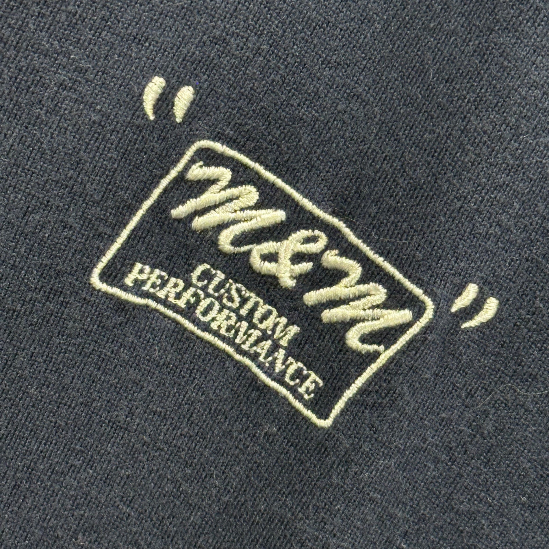 m&m CUSTOM PERFORMANCE × UNRIVALED(エムアンドエム × アンライバルド) Chest Logo Backster Crewneck T-Shirt 胸ロゴ バックスター 半袖 Tシャツ M ネイビー×グレー