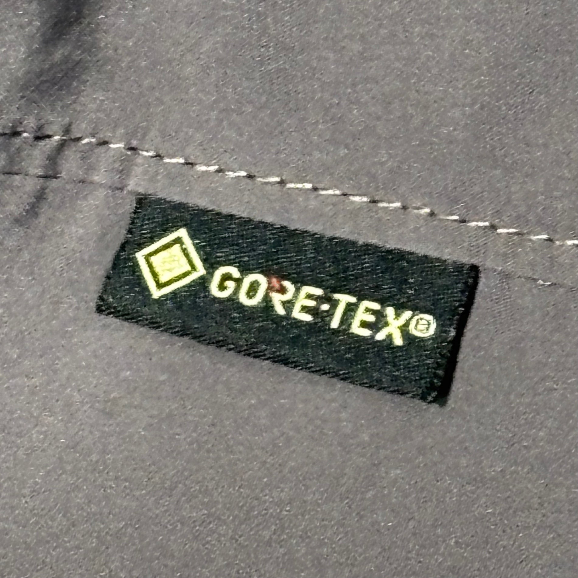 STONE ISLAND(ストーンアイランド) 19SS GORE-TEX PACKABLE HOODED JACKET ゴアテックス パッカブル フーデッド ジャケット 701542820 L チャコールグレー マウンテンパーカー ポーチ