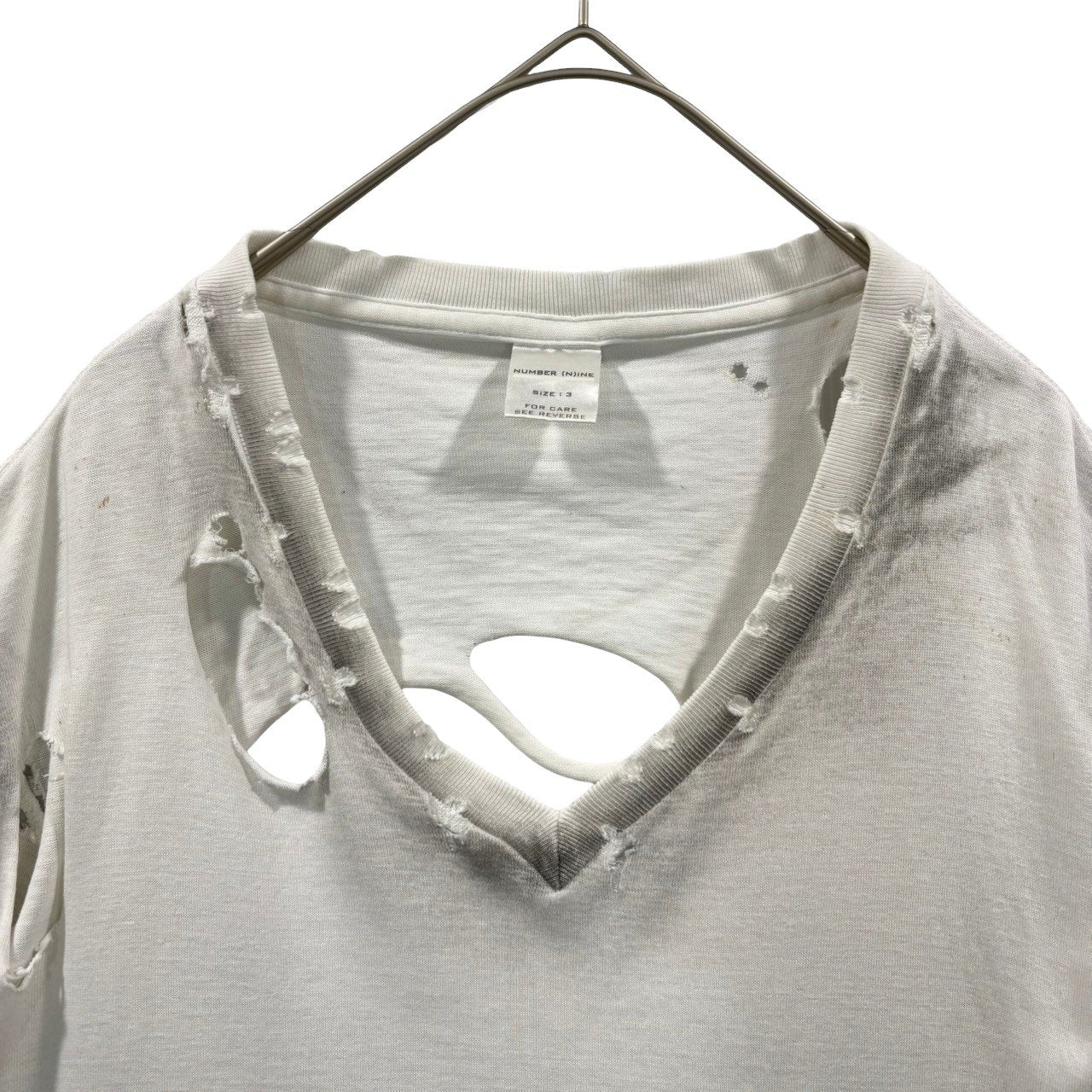 NUMBER (N)INE(ナンバーナイン) 02SS Modern Age Oval-Cut V-Neck T-Shirt with Heavy Distressed Finish 02SS モダンエイジ期 オーバル加工 Vネック Tシャツ ハードダメージ加工 3(M) ホワイト×ブラック アーカイブ